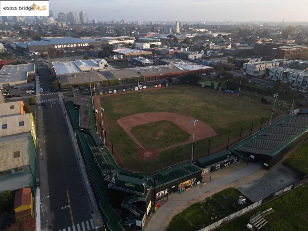 Detail Gallery Image 13 of 56 For 1633 8th St, Oakland,  CA 94607 - – Beds | – Baths