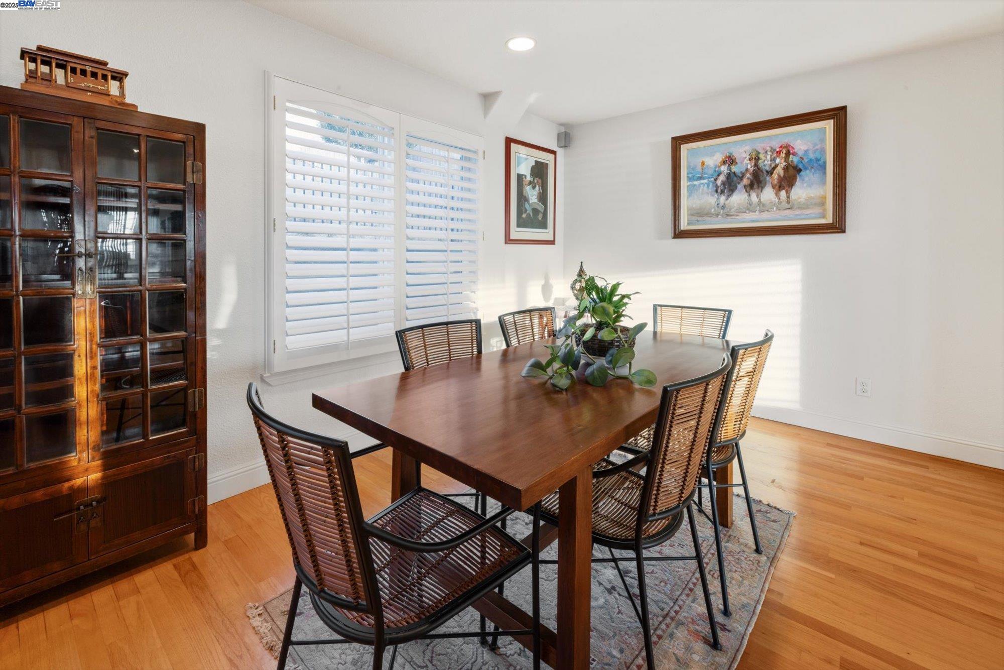 Detail Gallery Image 14 of 55 For 1564 Santa Clara St, Richmond,  CA 94804 - 3 Beds | 2/1 Baths