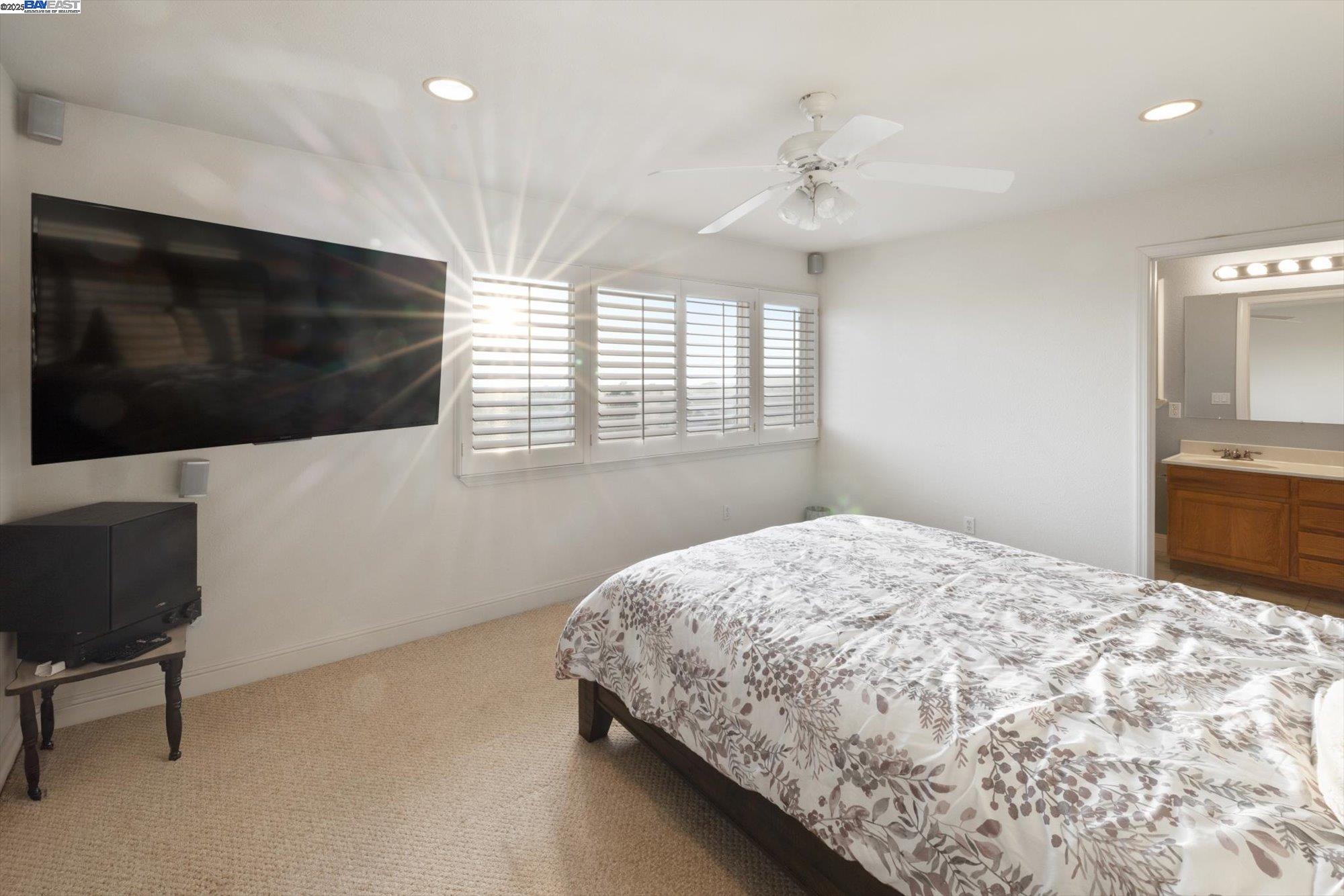 Detail Gallery Image 17 of 55 For 1564 Santa Clara St, Richmond,  CA 94804 - 3 Beds | 2/1 Baths