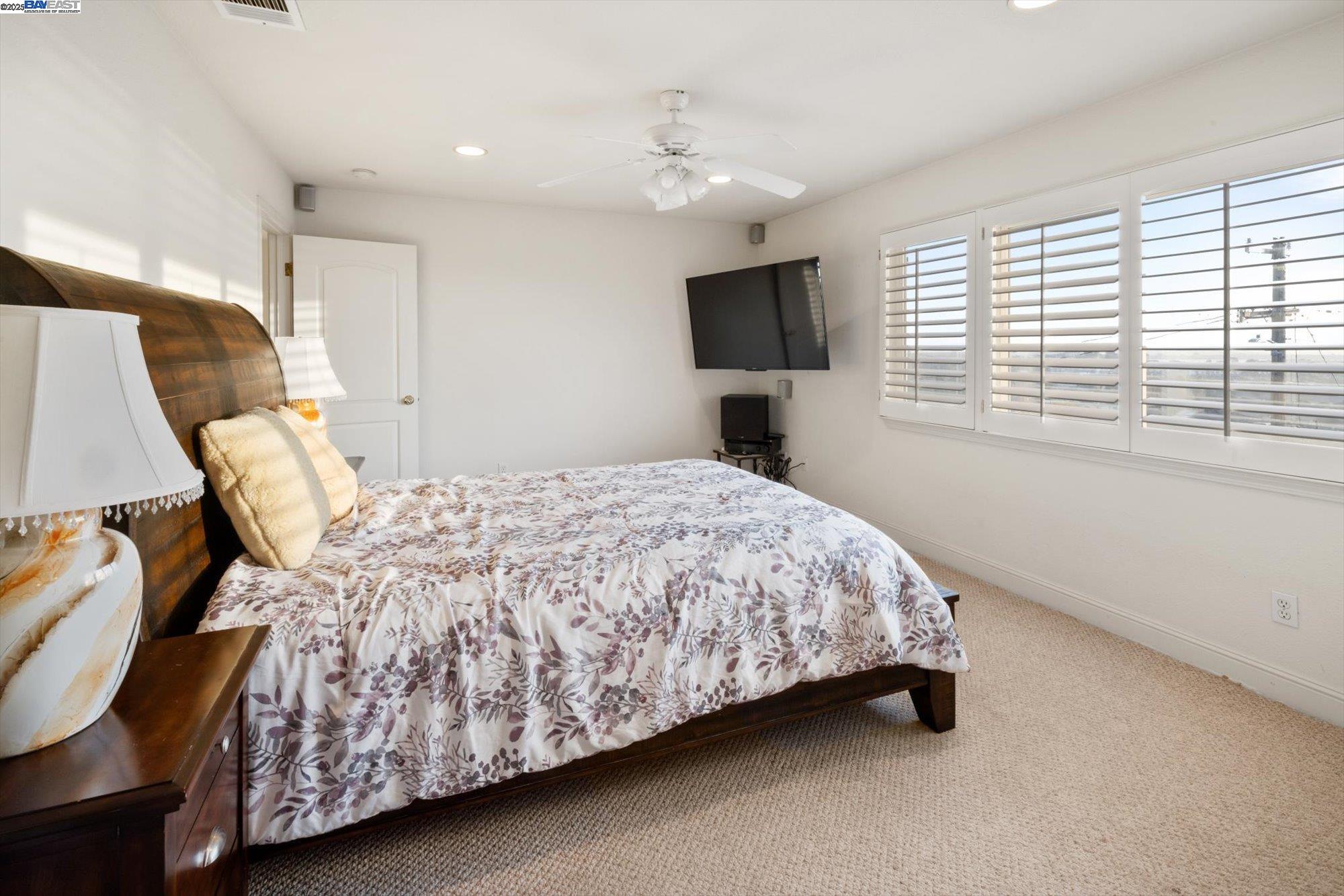 Detail Gallery Image 20 of 55 For 1564 Santa Clara St, Richmond,  CA 94804 - 3 Beds | 2/1 Baths