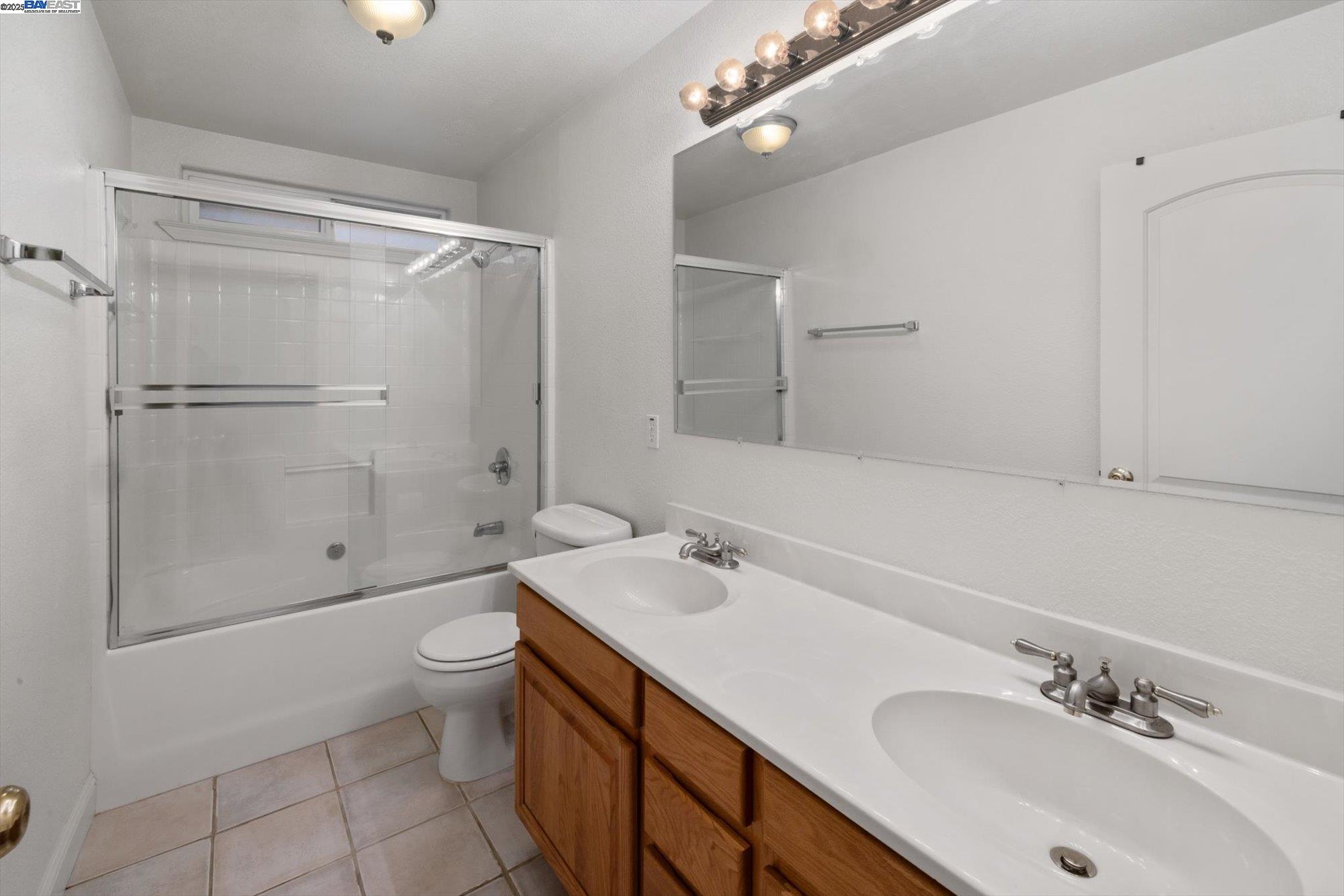 Detail Gallery Image 25 of 55 For 1564 Santa Clara St, Richmond,  CA 94804 - 3 Beds | 2/1 Baths