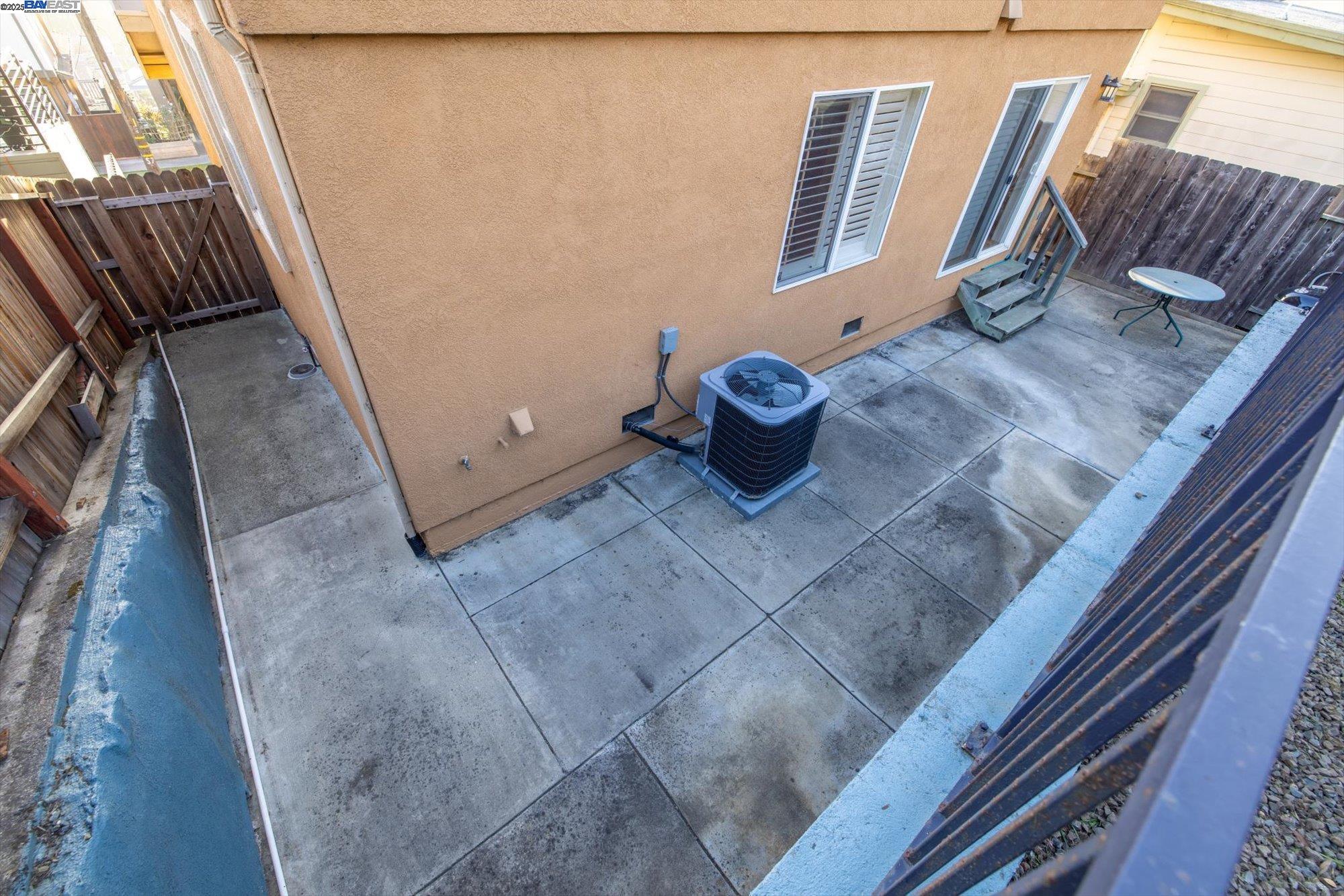 Detail Gallery Image 29 of 55 For 1564 Santa Clara St, Richmond,  CA 94804 - 3 Beds | 2/1 Baths