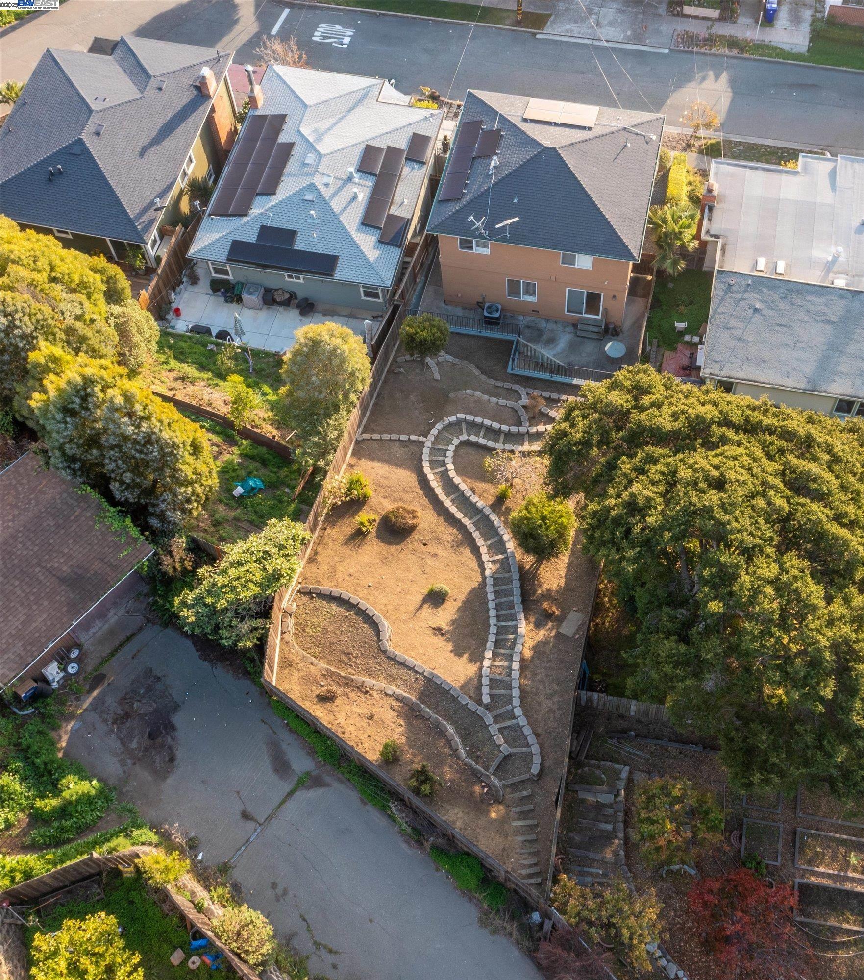 Detail Gallery Image 37 of 55 For 1564 Santa Clara St, Richmond,  CA 94804 - 3 Beds | 2/1 Baths