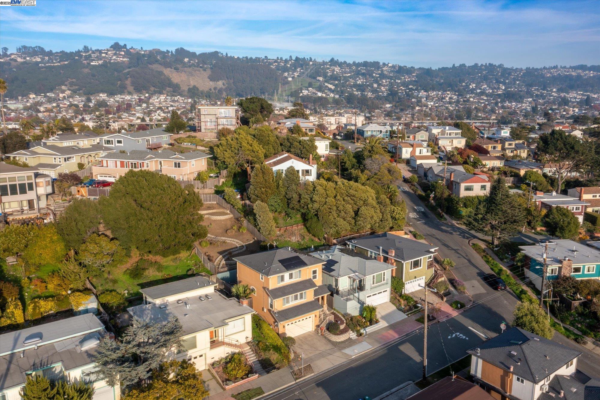 Detail Gallery Image 40 of 55 For 1564 Santa Clara St, Richmond,  CA 94804 - 3 Beds | 2/1 Baths