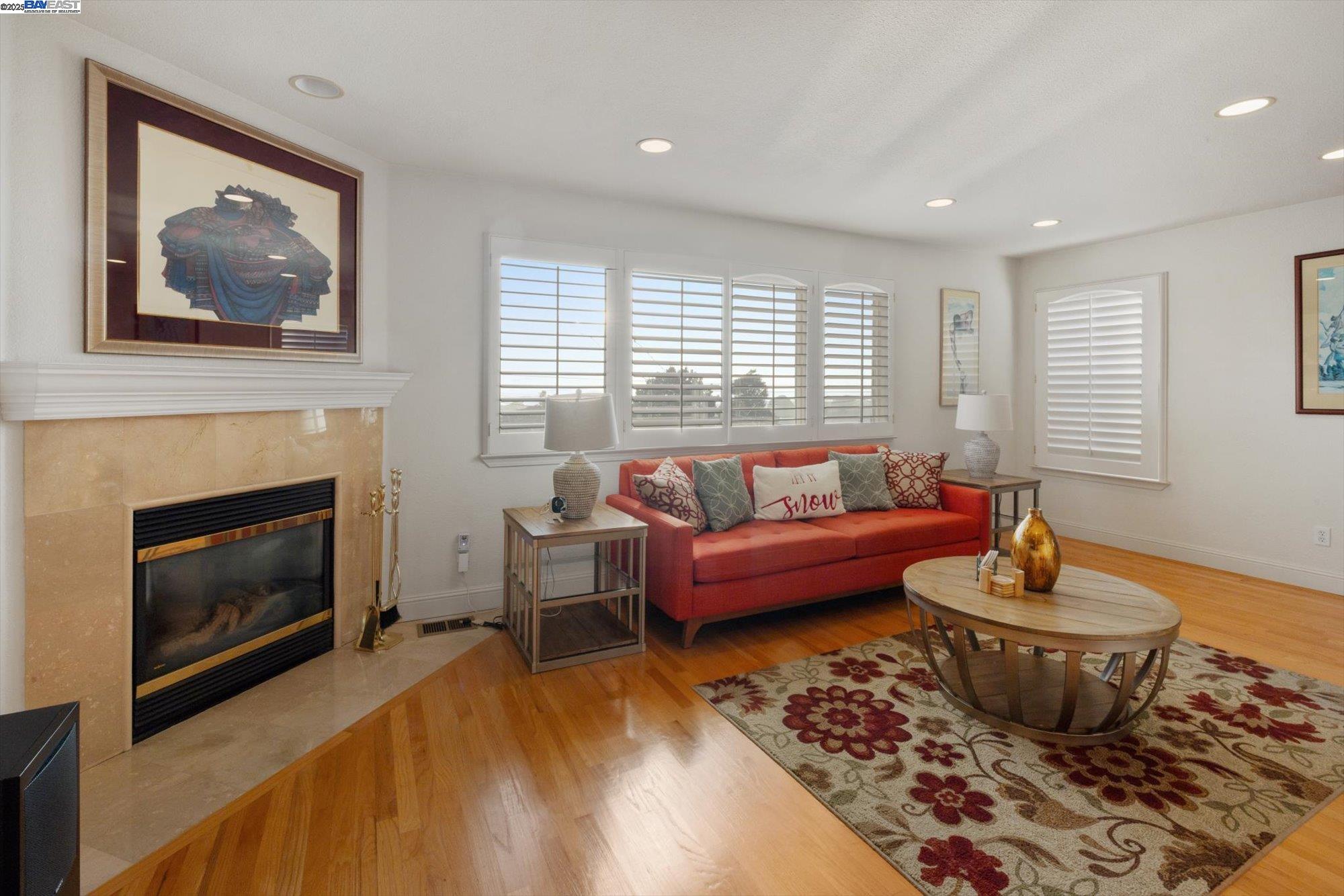 Detail Gallery Image 5 of 55 For 1564 Santa Clara St, Richmond,  CA 94804 - 3 Beds | 2/1 Baths