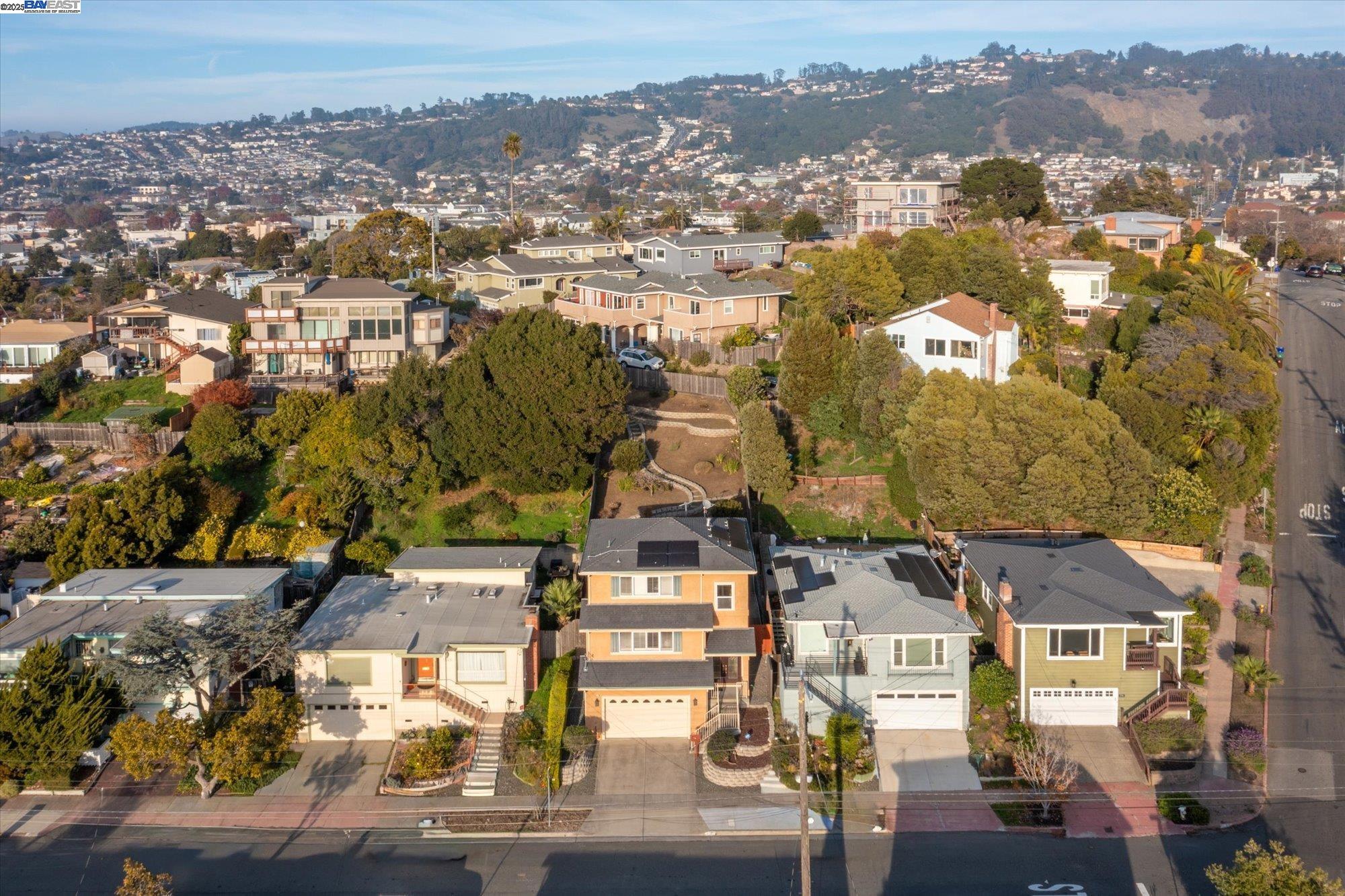 Detail Gallery Image 41 of 55 For 1564 Santa Clara St, Richmond,  CA 94804 - 3 Beds | 2/1 Baths