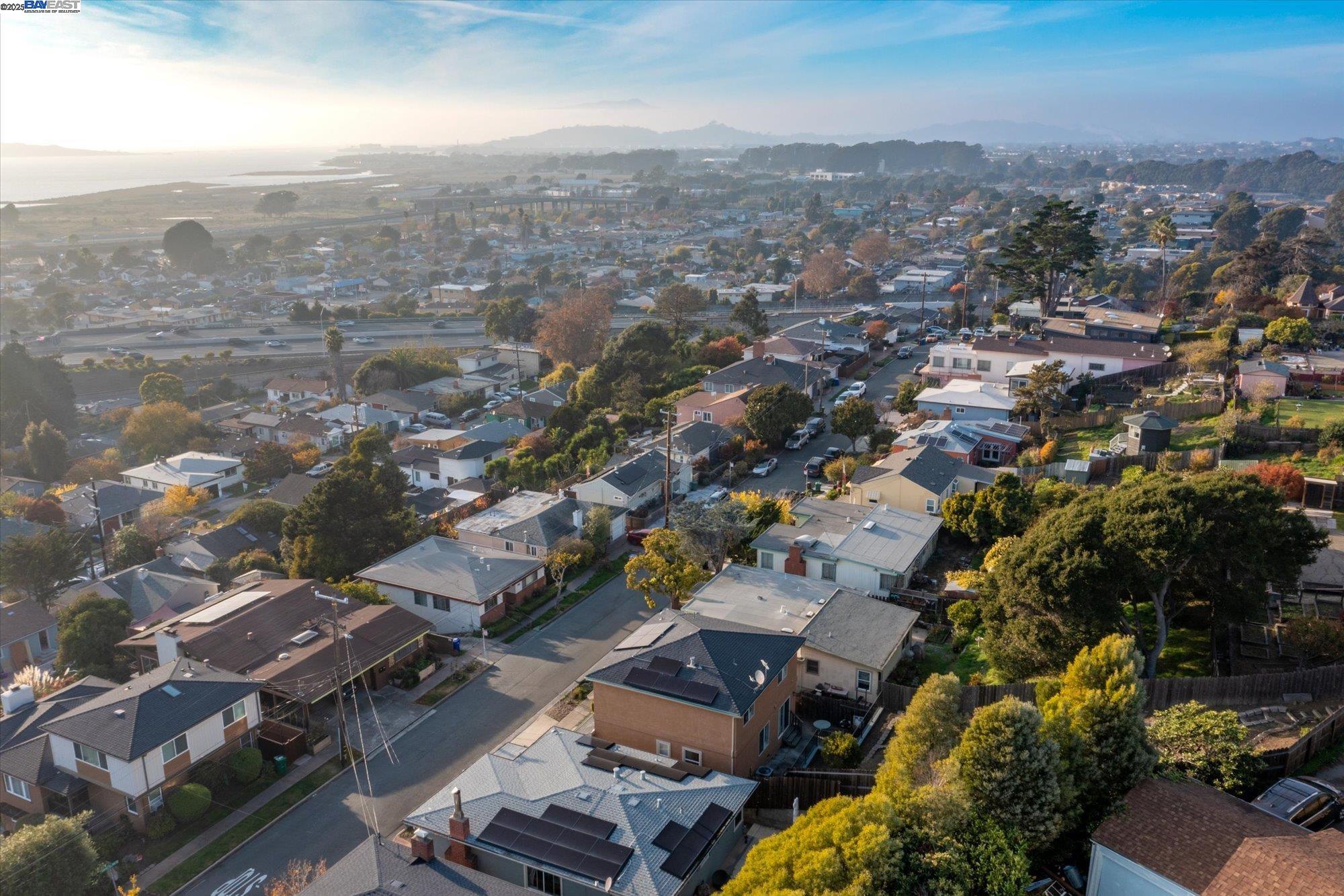 Detail Gallery Image 43 of 55 For 1564 Santa Clara St, Richmond,  CA 94804 - 3 Beds | 2/1 Baths