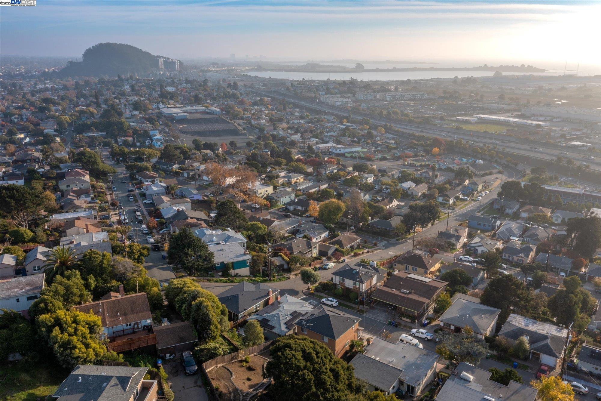 Detail Gallery Image 45 of 55 For 1564 Santa Clara St, Richmond,  CA 94804 - 3 Beds | 2/1 Baths