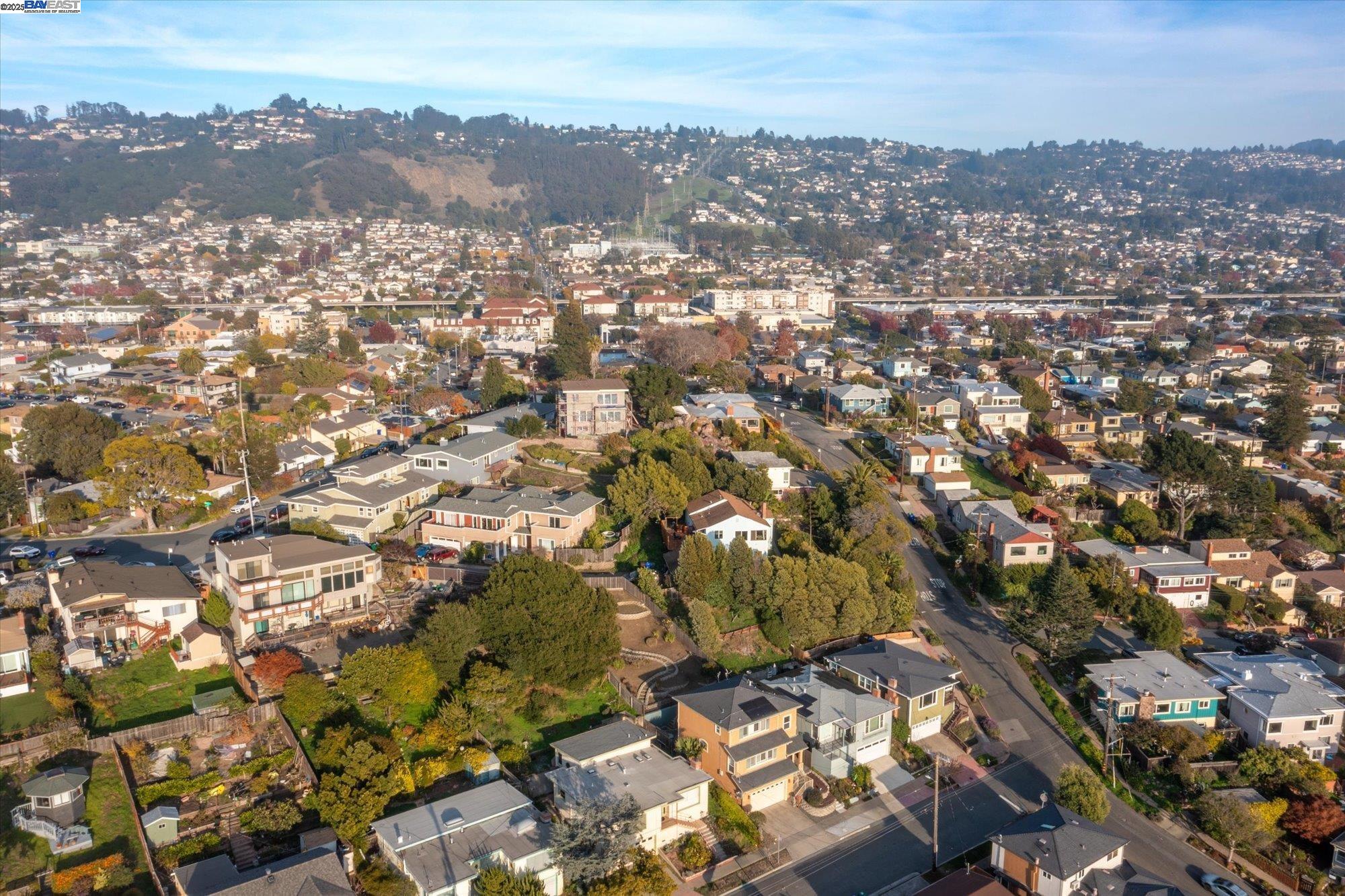 Detail Gallery Image 47 of 55 For 1564 Santa Clara St, Richmond,  CA 94804 - 3 Beds | 2/1 Baths