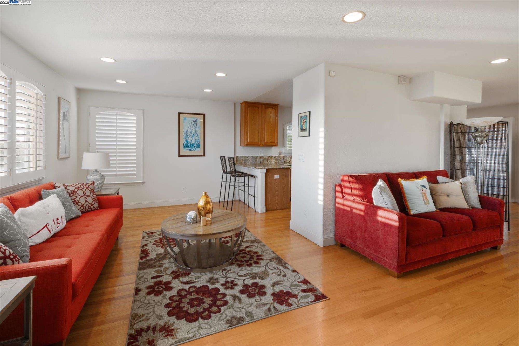 Detail Gallery Image 6 of 55 For 1564 Santa Clara St, Richmond,  CA 94804 - 3 Beds | 2/1 Baths