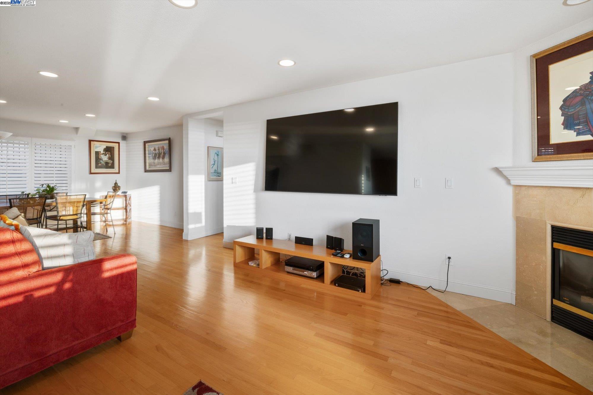 Detail Gallery Image 7 of 55 For 1564 Santa Clara St, Richmond,  CA 94804 - 3 Beds | 2/1 Baths