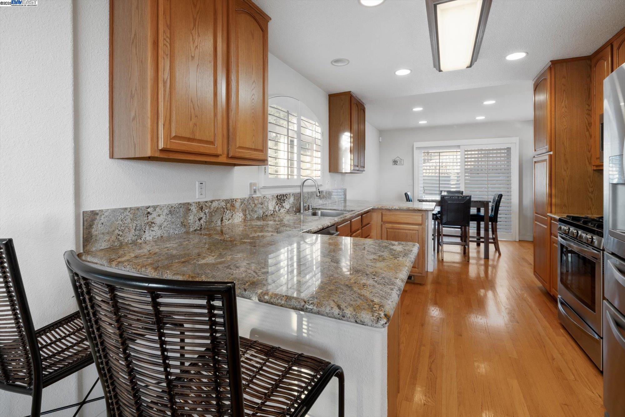 Detail Gallery Image 9 of 55 For 1564 Santa Clara St, Richmond,  CA 94804 - 3 Beds | 2/1 Baths