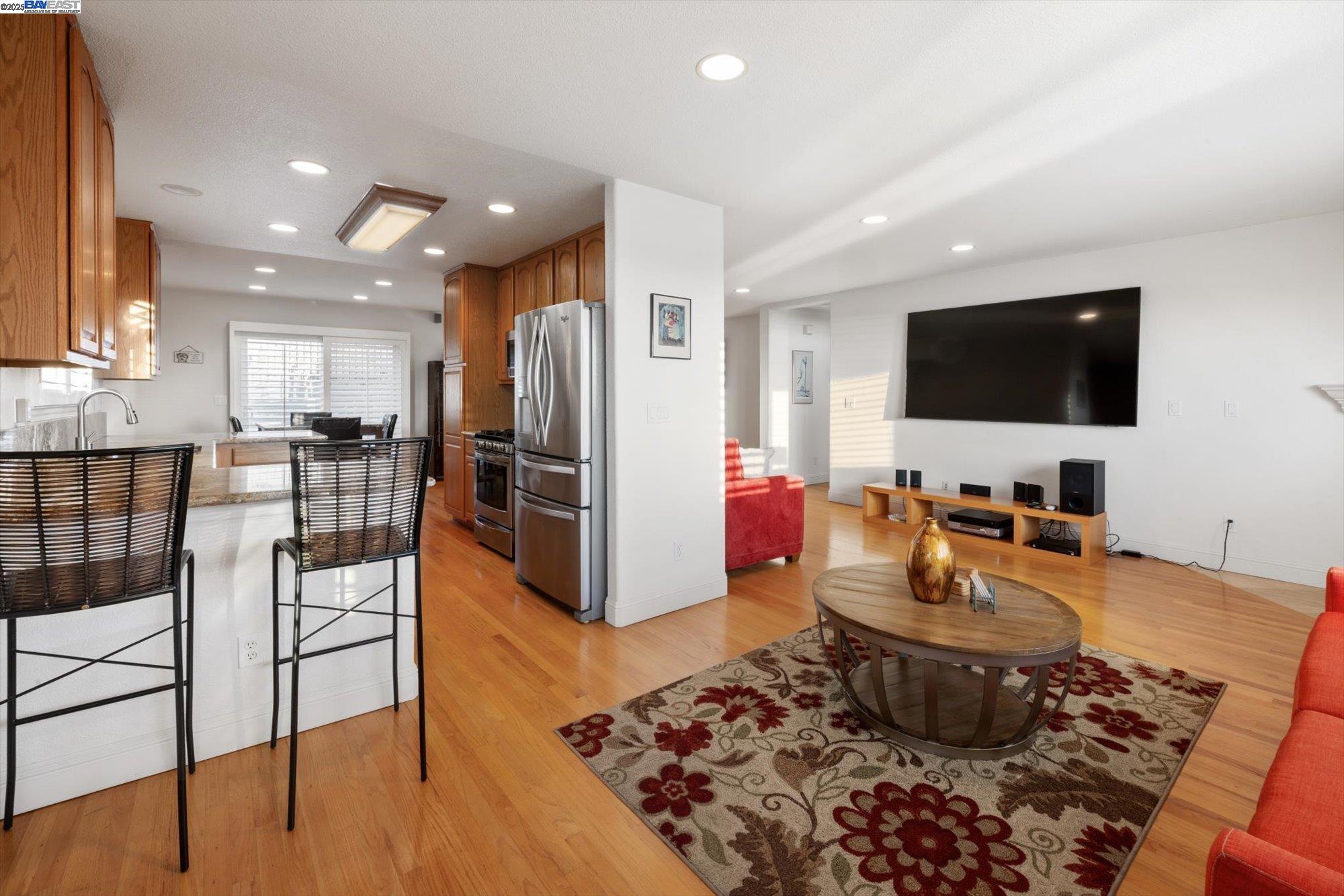 Detail Gallery Image 10 of 55 For 1564 Santa Clara St, Richmond,  CA 94804 - 3 Beds | 2/1 Baths