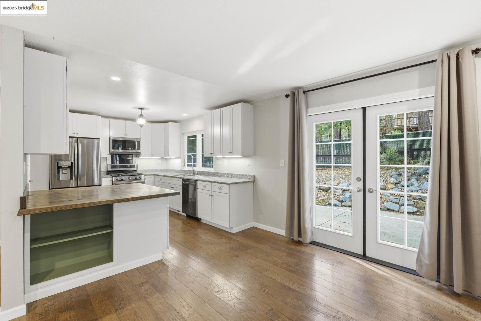 Detail Gallery Image 11 of 51 For 2136 Silver Dr, Arnold,  CA 95223 - 3 Beds | 2/1 Baths