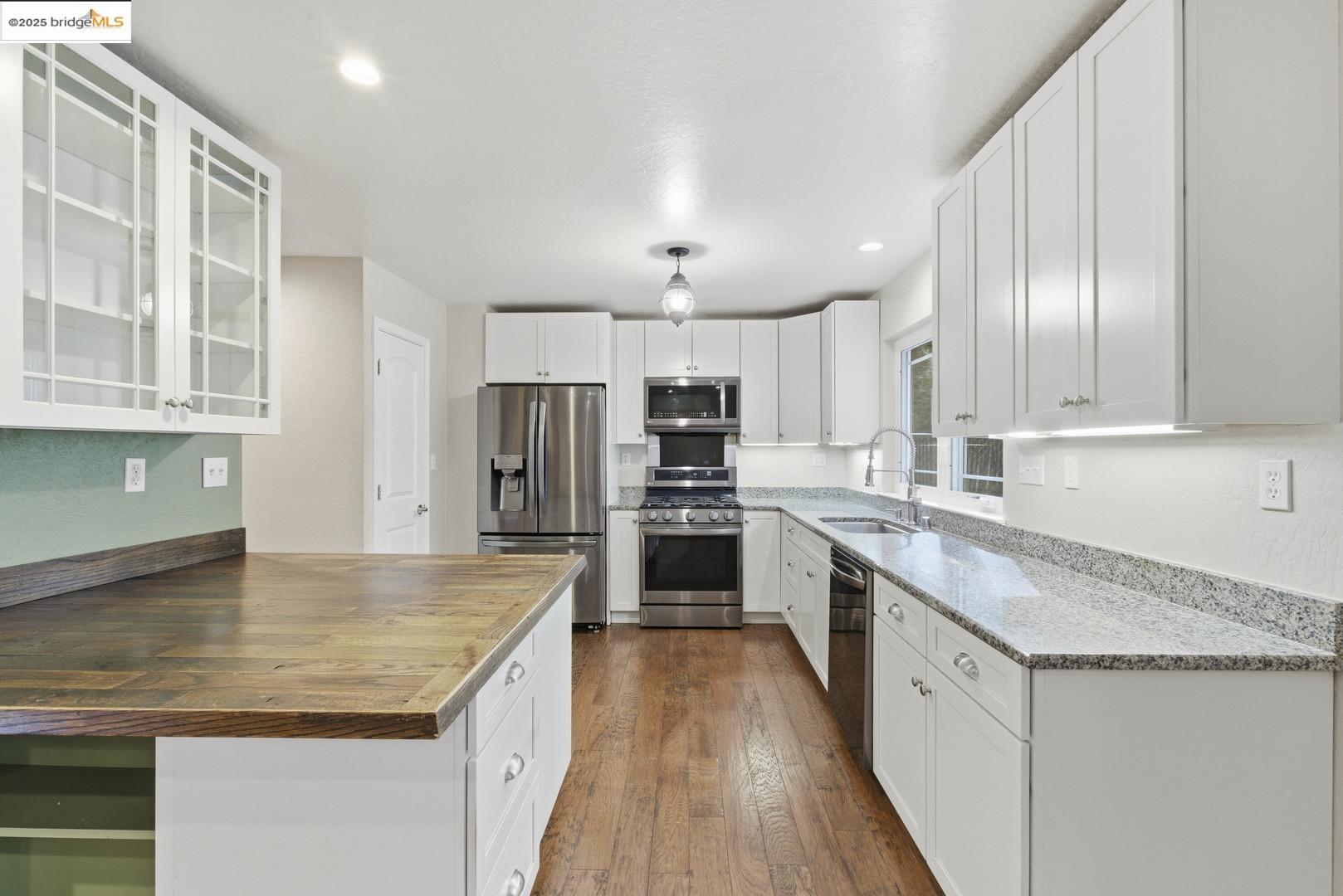 Detail Gallery Image 16 of 51 For 2136 Silver Dr, Arnold,  CA 95223 - 3 Beds | 2/1 Baths