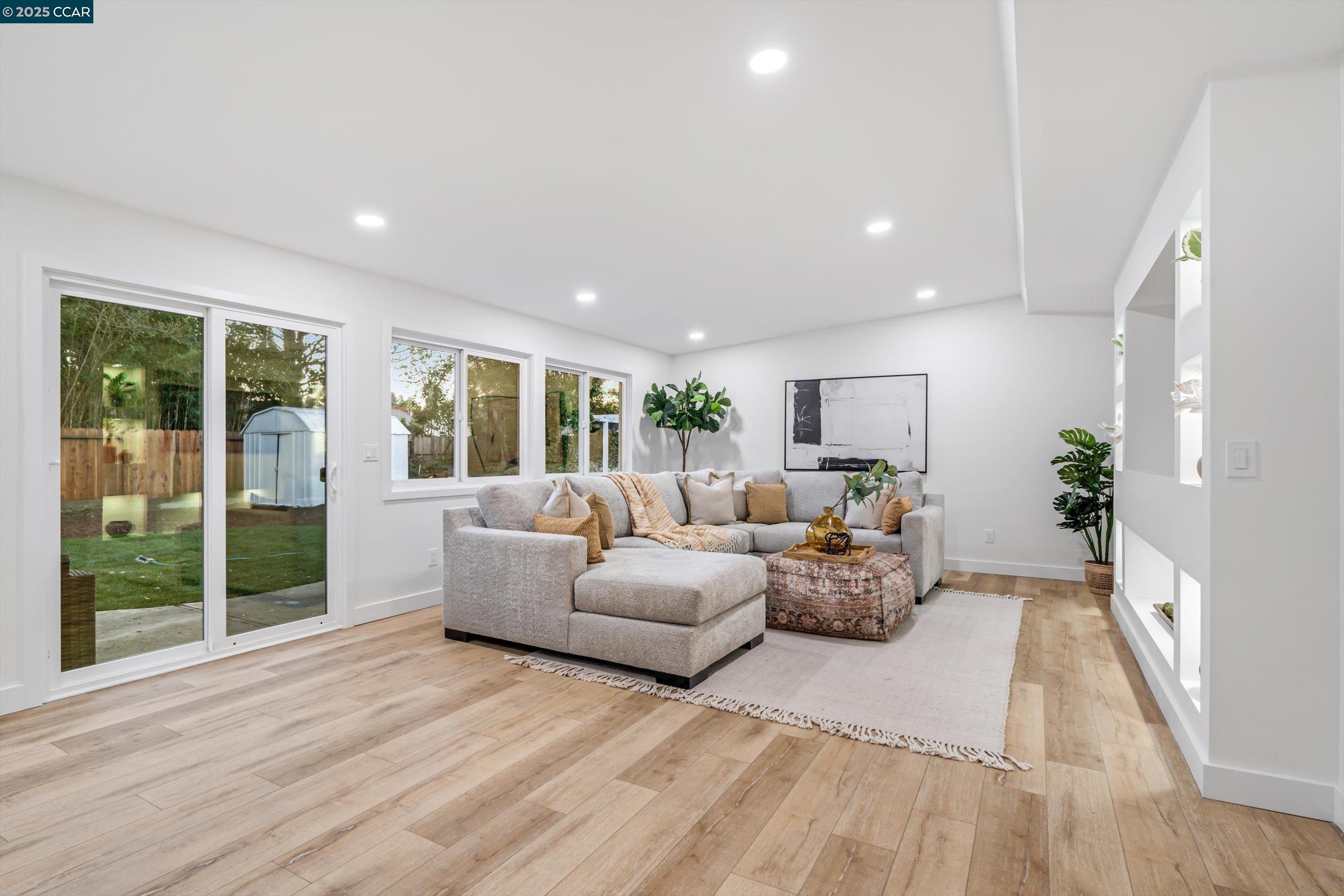 Detail Gallery Image 11 of 26 For 1799 Sierra Ave, Napa,  CA 94558 - 3 Beds | 2 Baths