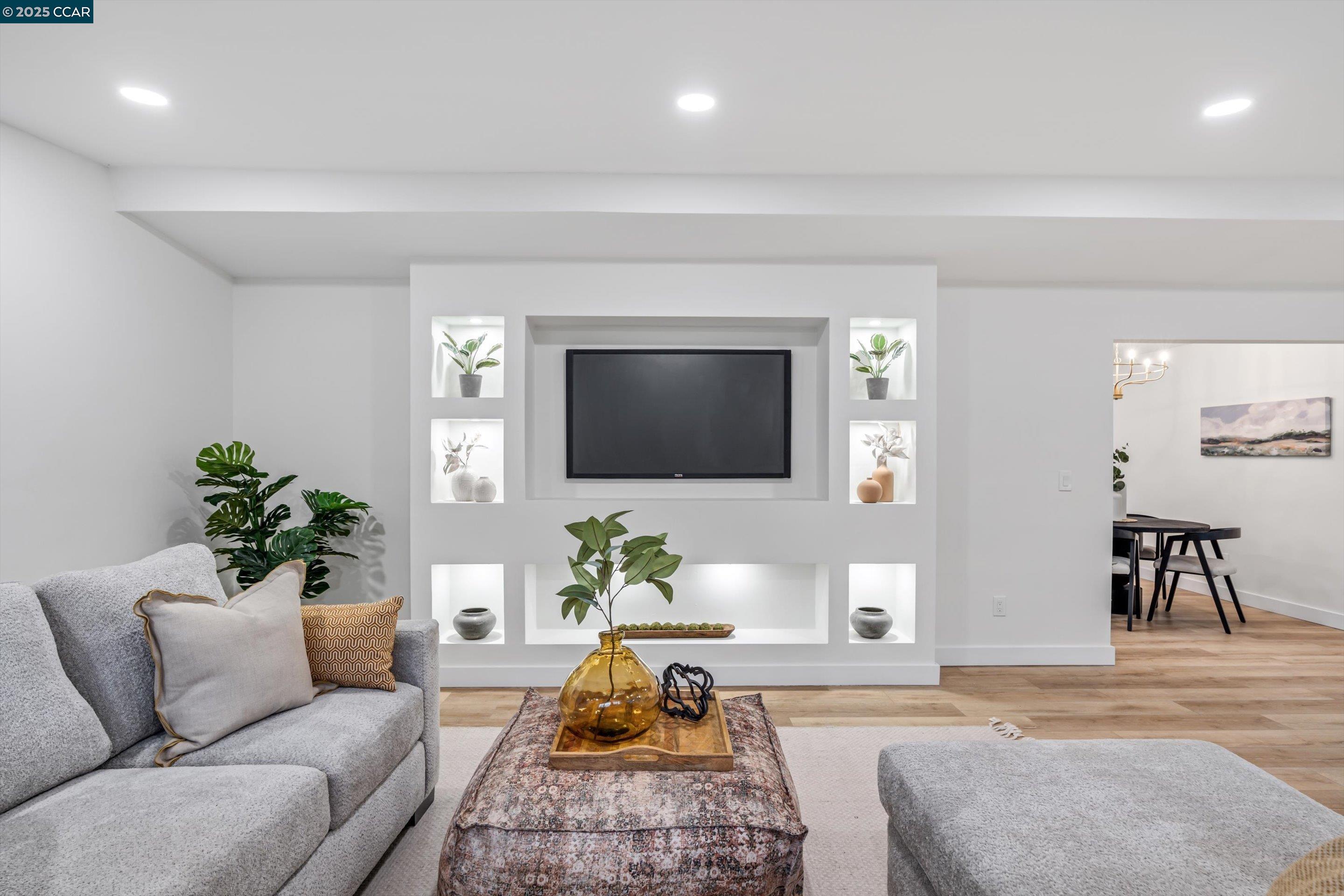 Detail Gallery Image 13 of 26 For 1799 Sierra Ave, Napa,  CA 94558 - 3 Beds | 2 Baths