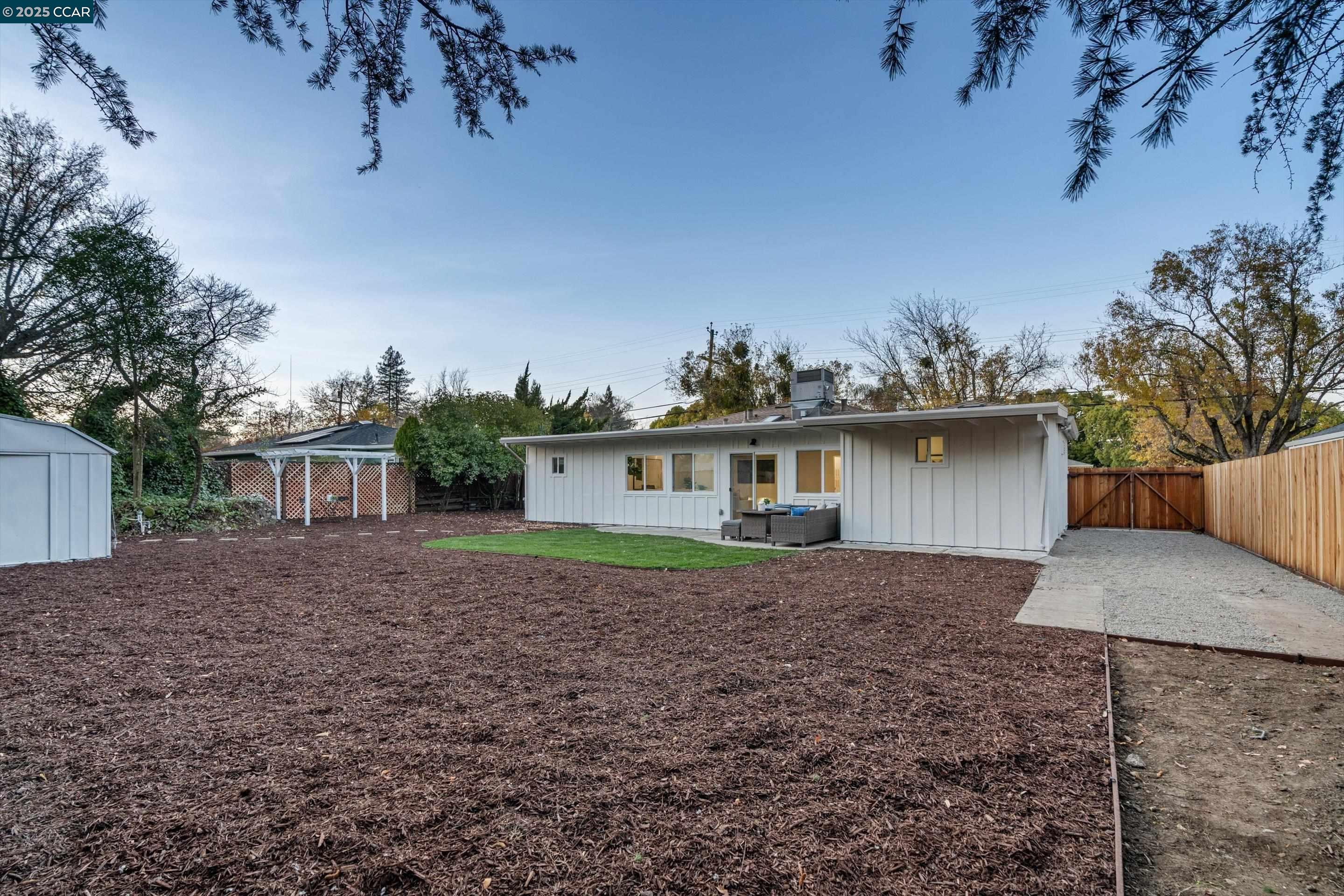 Detail Gallery Image 23 of 26 For 1799 Sierra Ave, Napa,  CA 94558 - 3 Beds | 2 Baths