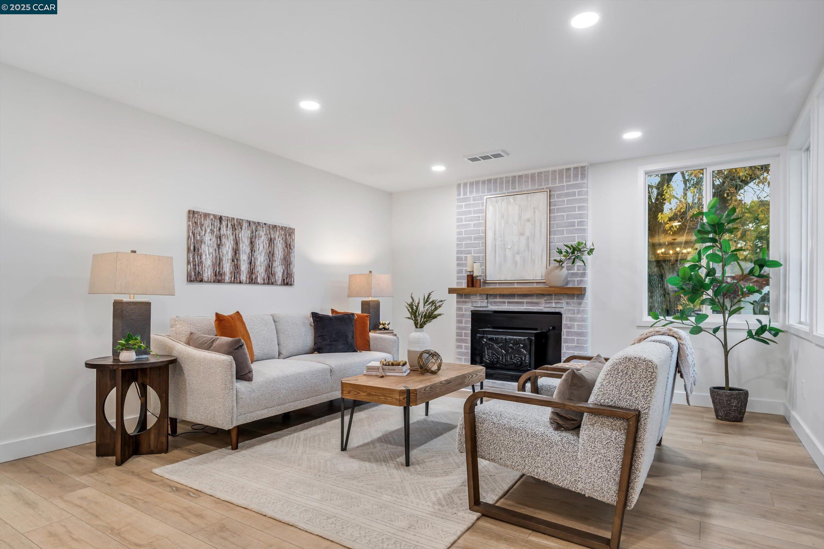 Detail Gallery Image 5 of 26 For 1799 Sierra Ave, Napa,  CA 94558 - 3 Beds | 2 Baths