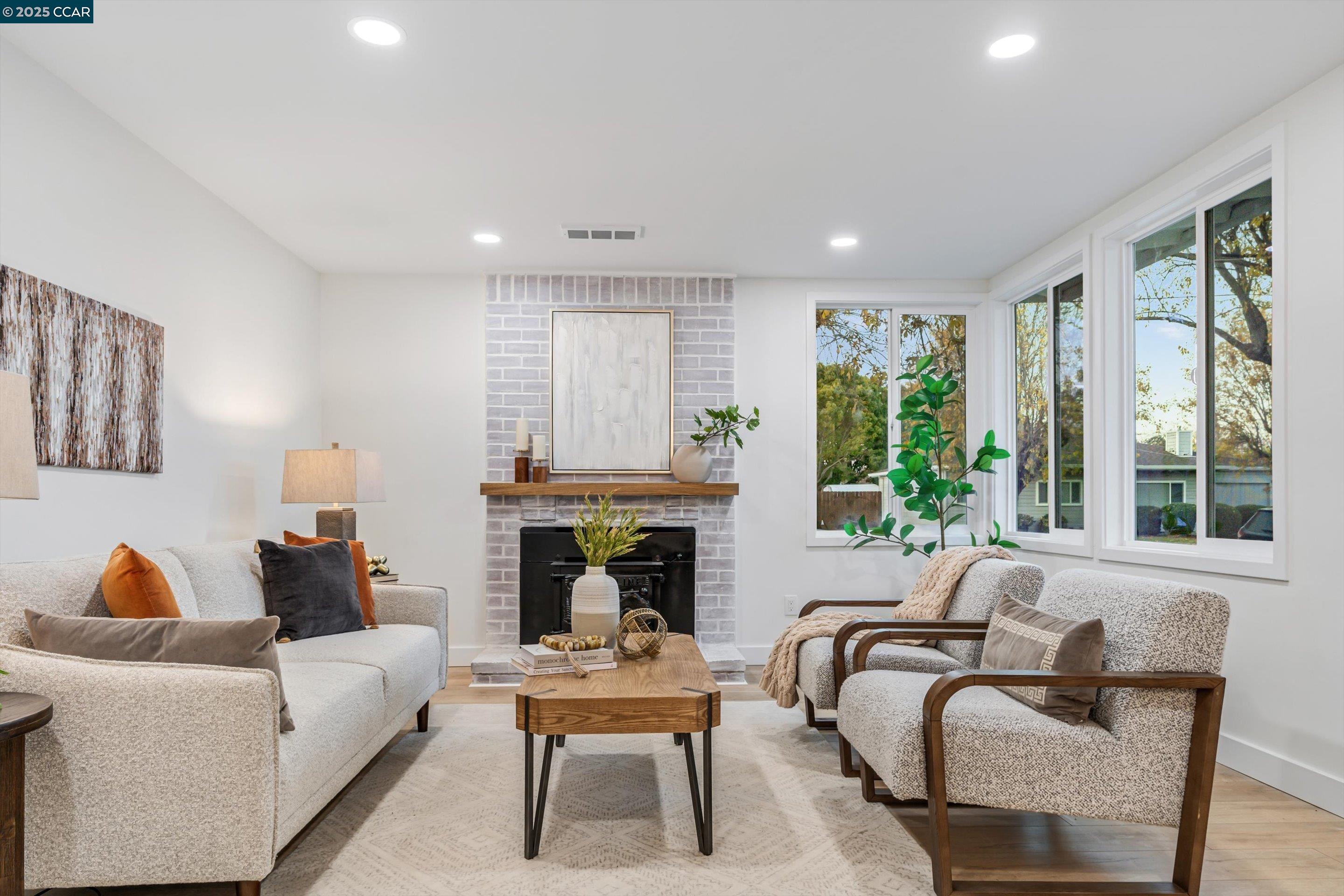 Detail Gallery Image 6 of 26 For 1799 Sierra Ave, Napa,  CA 94558 - 3 Beds | 2 Baths