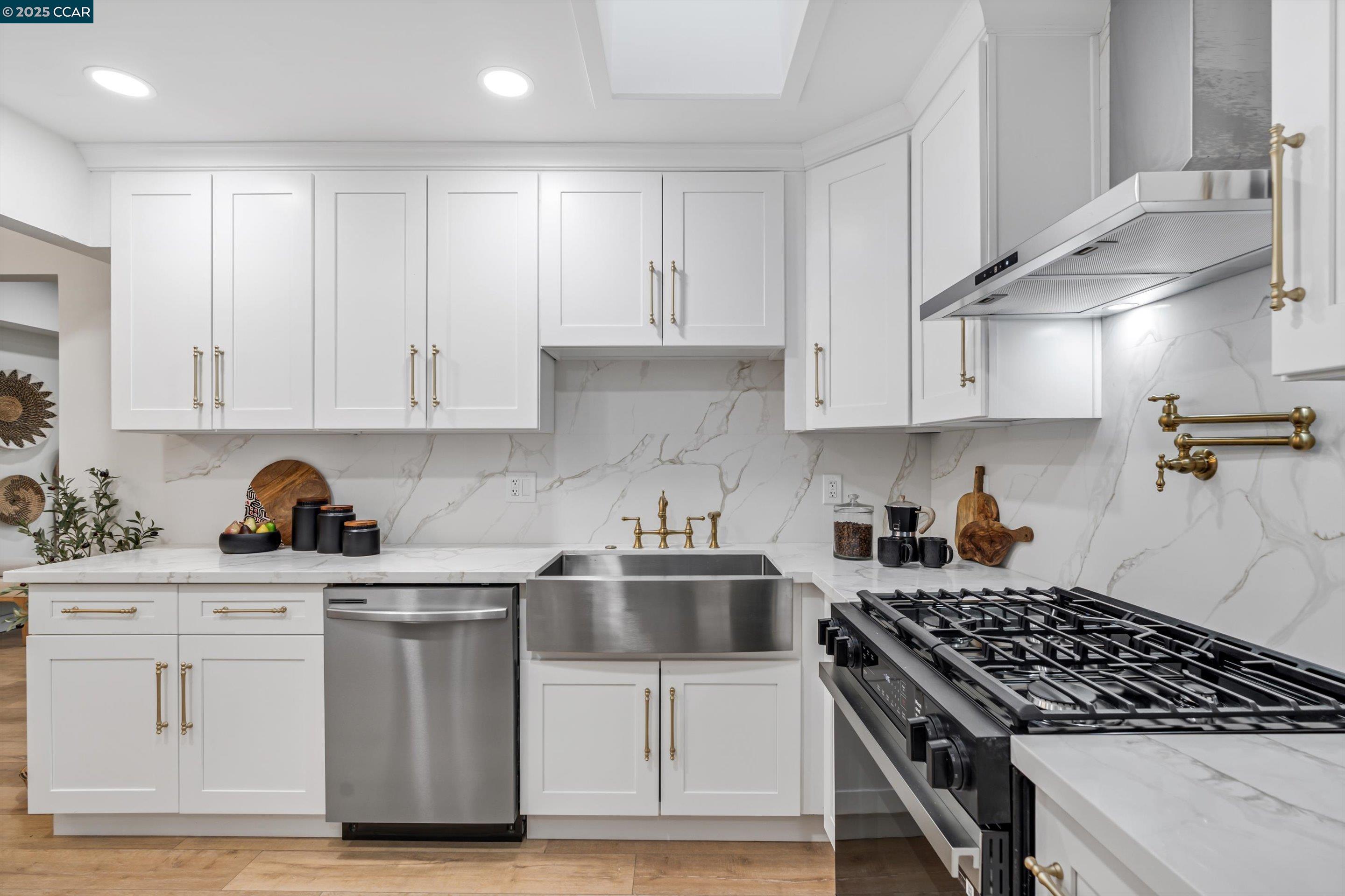 Detail Gallery Image 10 of 26 For 1799 Sierra Ave, Napa,  CA 94558 - 3 Beds | 2 Baths