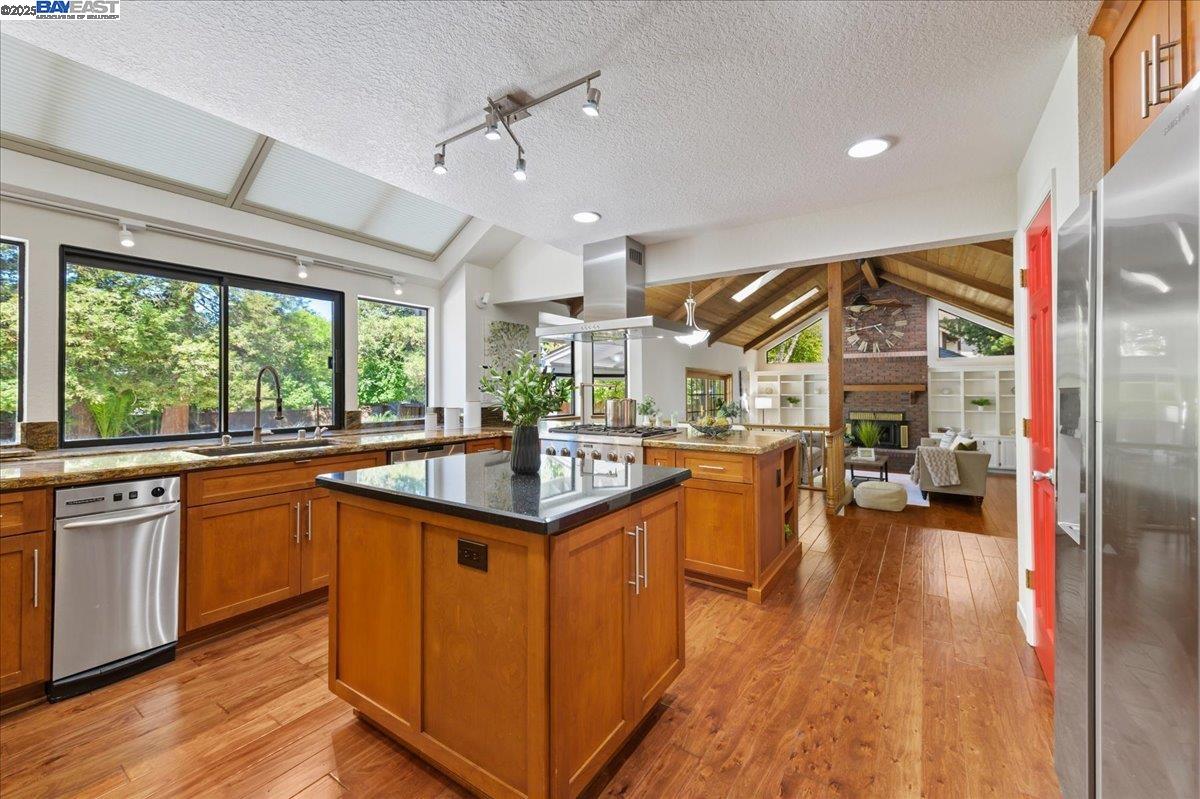 Detail Gallery Image 24 of 52 For 578 Regulus Rd, Livermore,  CA 94550 - 4 Beds | 3 Baths