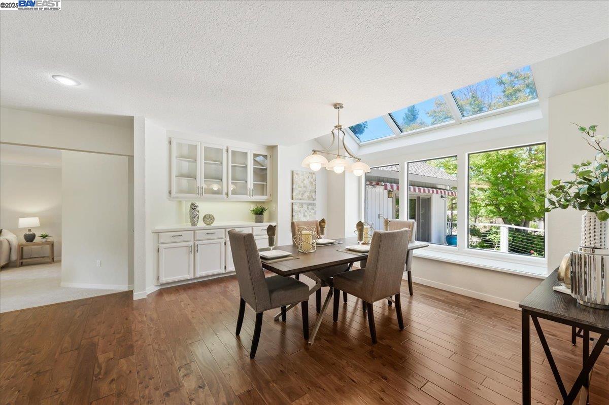 Detail Gallery Image 5 of 52 For 578 Regulus Rd, Livermore,  CA 94550 - 4 Beds | 3 Baths