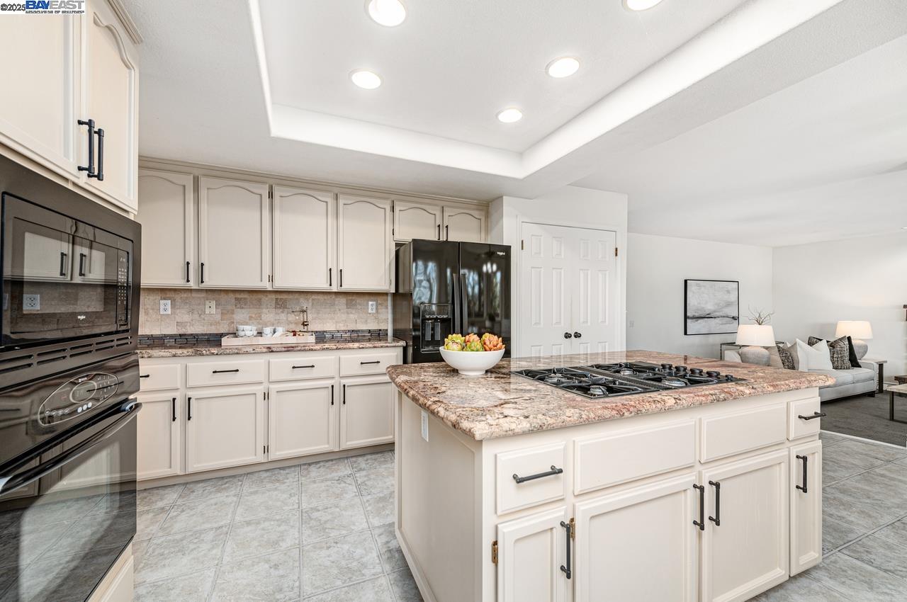 Detail Gallery Image 16 of 59 For 2947 Chardonnay Dr, Pleasanton,  CA 94566 - 4 Beds | 2/1 Baths