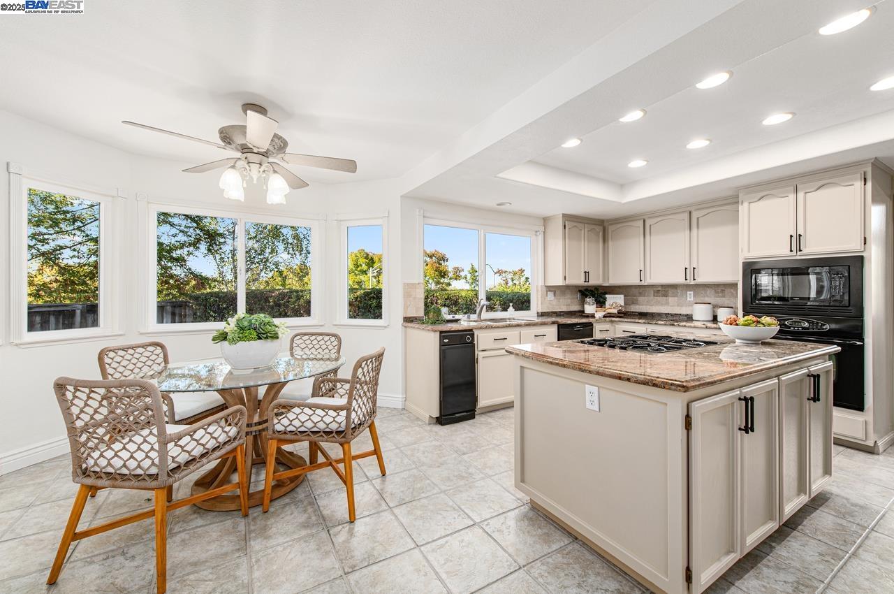 Detail Gallery Image 20 of 59 For 2947 Chardonnay Dr, Pleasanton,  CA 94566 - 4 Beds | 2/1 Baths