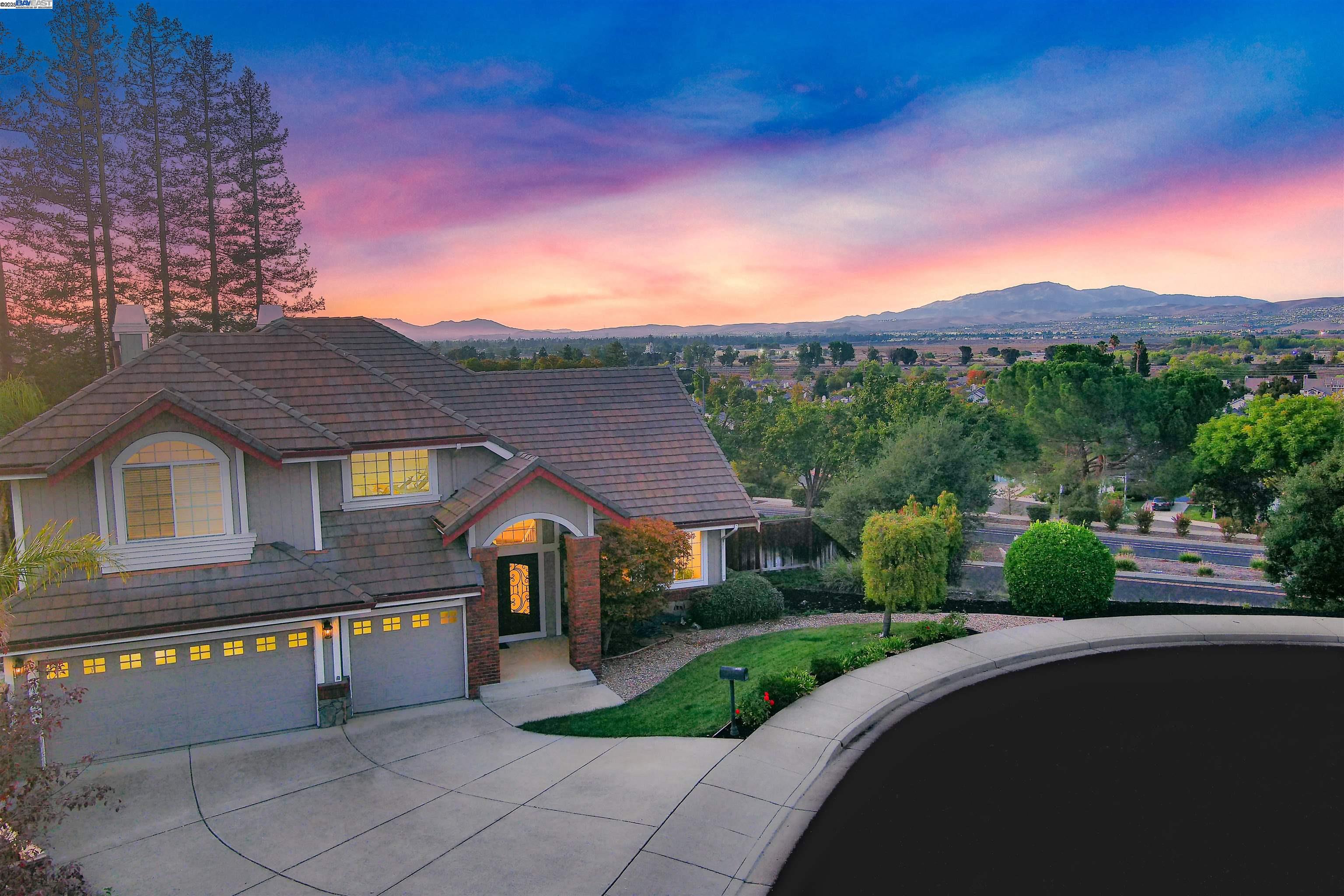 Detail Gallery Image 3 of 59 For 2947 Chardonnay Dr, Pleasanton,  CA 94566 - 4 Beds | 2/1 Baths