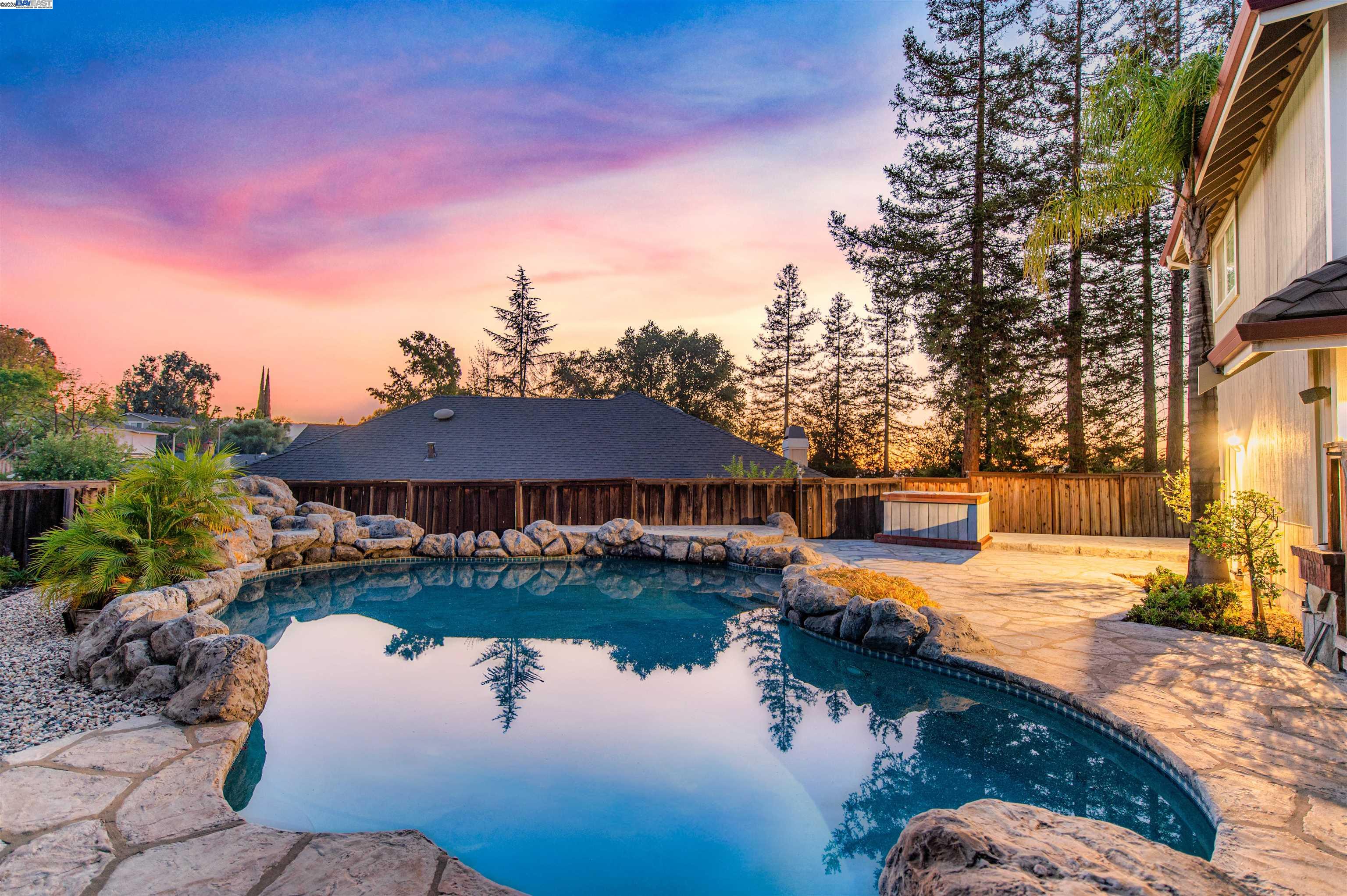 Detail Gallery Image 4 of 59 For 2947 Chardonnay Dr, Pleasanton,  CA 94566 - 4 Beds | 2/1 Baths