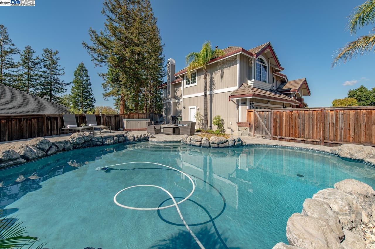 Detail Gallery Image 47 of 59 For 2947 Chardonnay Dr, Pleasanton,  CA 94566 - 4 Beds | 2/1 Baths