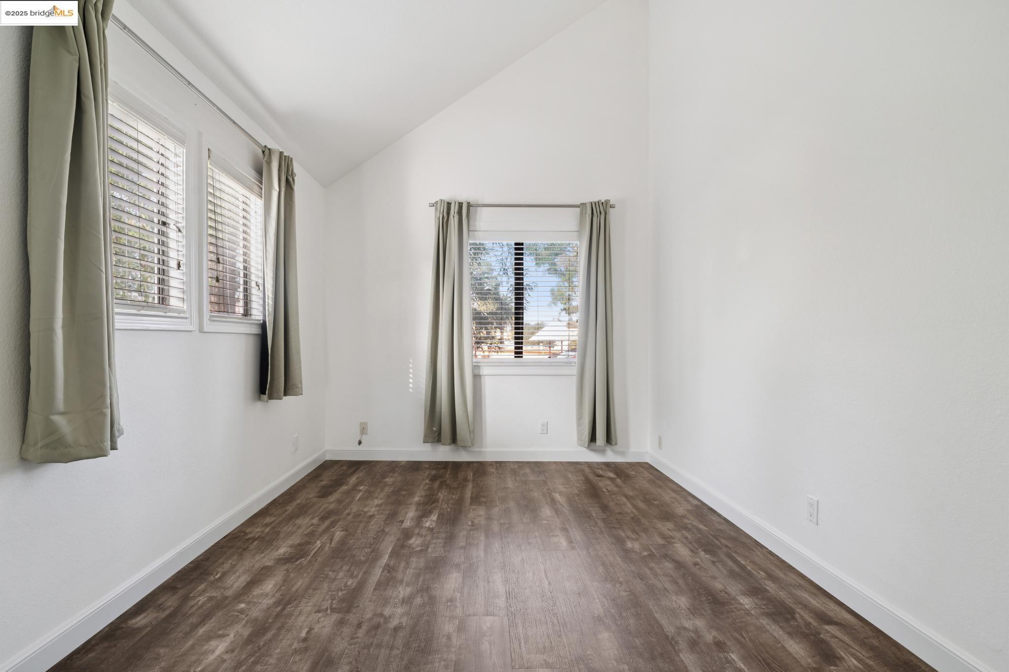 Detail Gallery Image 20 of 34 For 95 Mozden Ln, Pleasant Hill,  CA 94523 - 3 Beds | 2/1 Baths