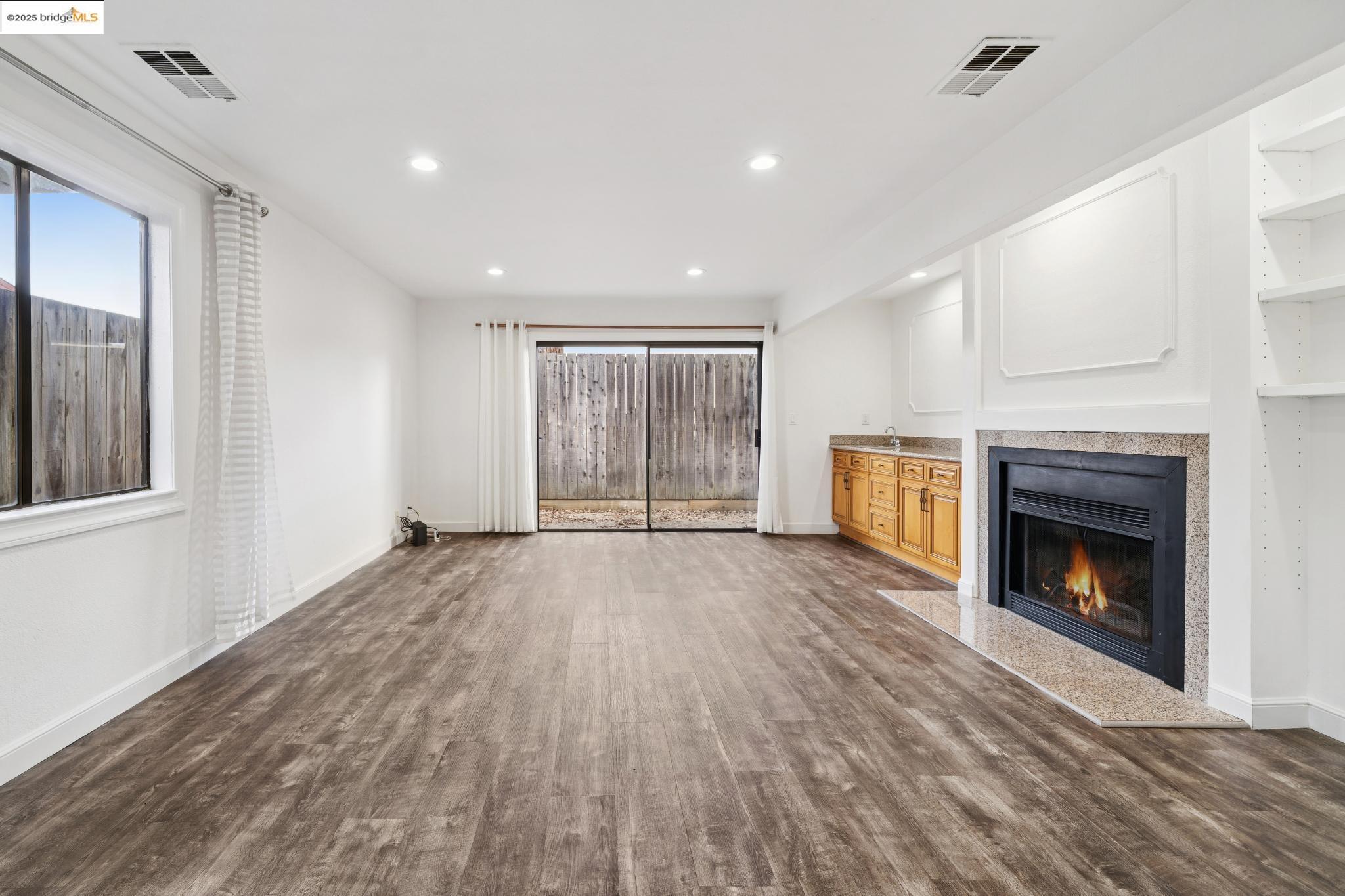 Photo #3: 41119028 Listing: Photo #3