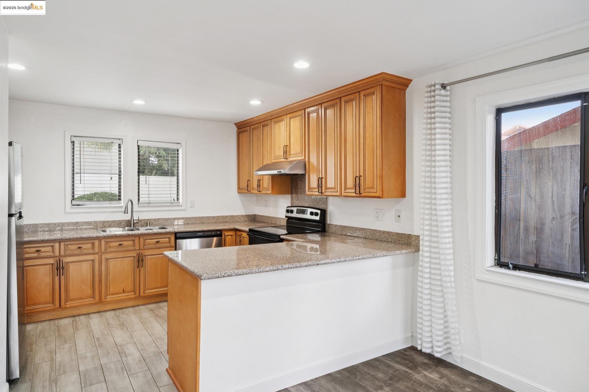 Photo #6: 41119028 Listing: Photo #6