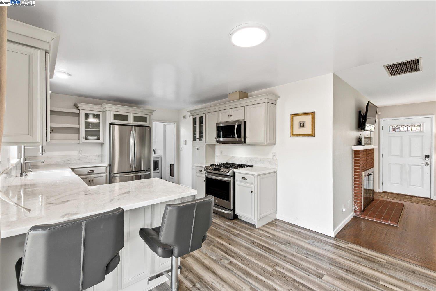 Detail Gallery Image 15 of 37 For 1002 Wyatt Ave, Napa,  CA 94559 - 3 Beds | 2 Baths