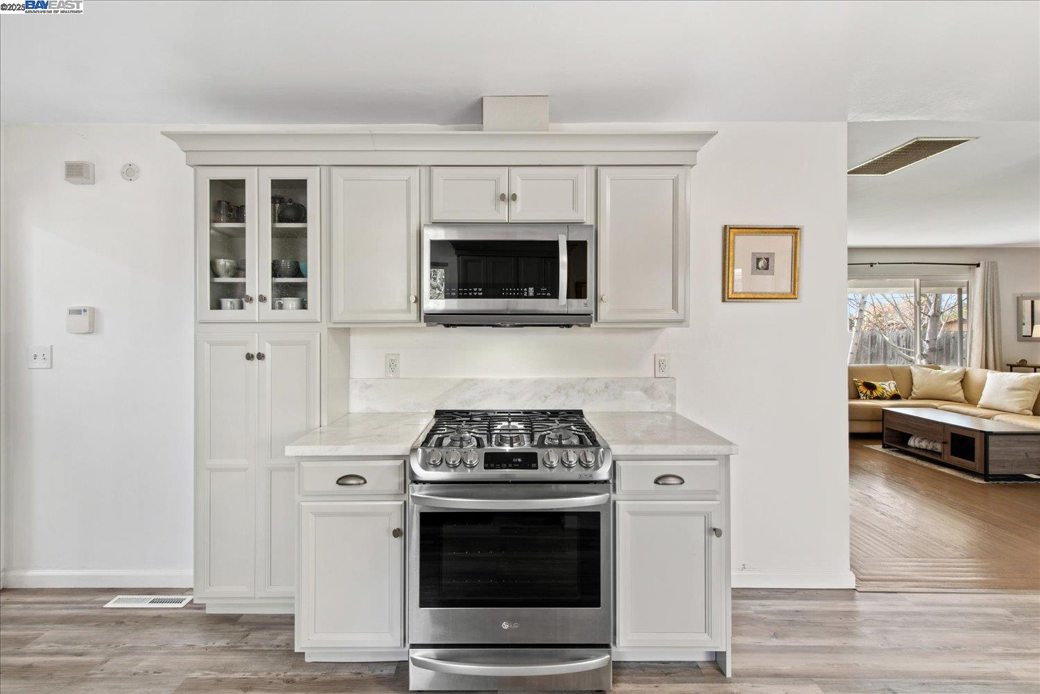 Detail Gallery Image 18 of 37 For 1002 Wyatt Ave, Napa,  CA 94559 - 3 Beds | 2 Baths