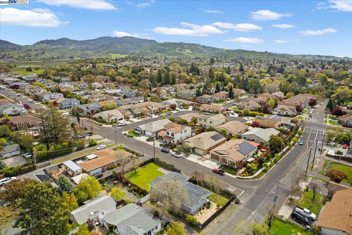 Detail Gallery Image 35 of 37 For 1002 Wyatt Ave, Napa,  CA 94559 - 3 Beds | 2 Baths