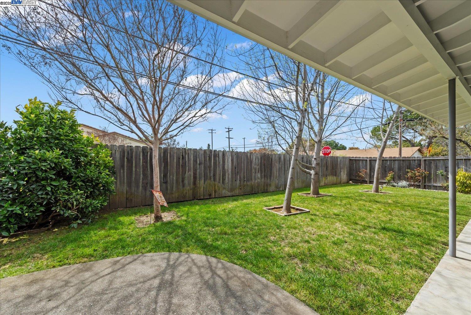 Detail Gallery Image 5 of 37 For 1002 Wyatt Ave, Napa,  CA 94559 - 3 Beds | 2 Baths