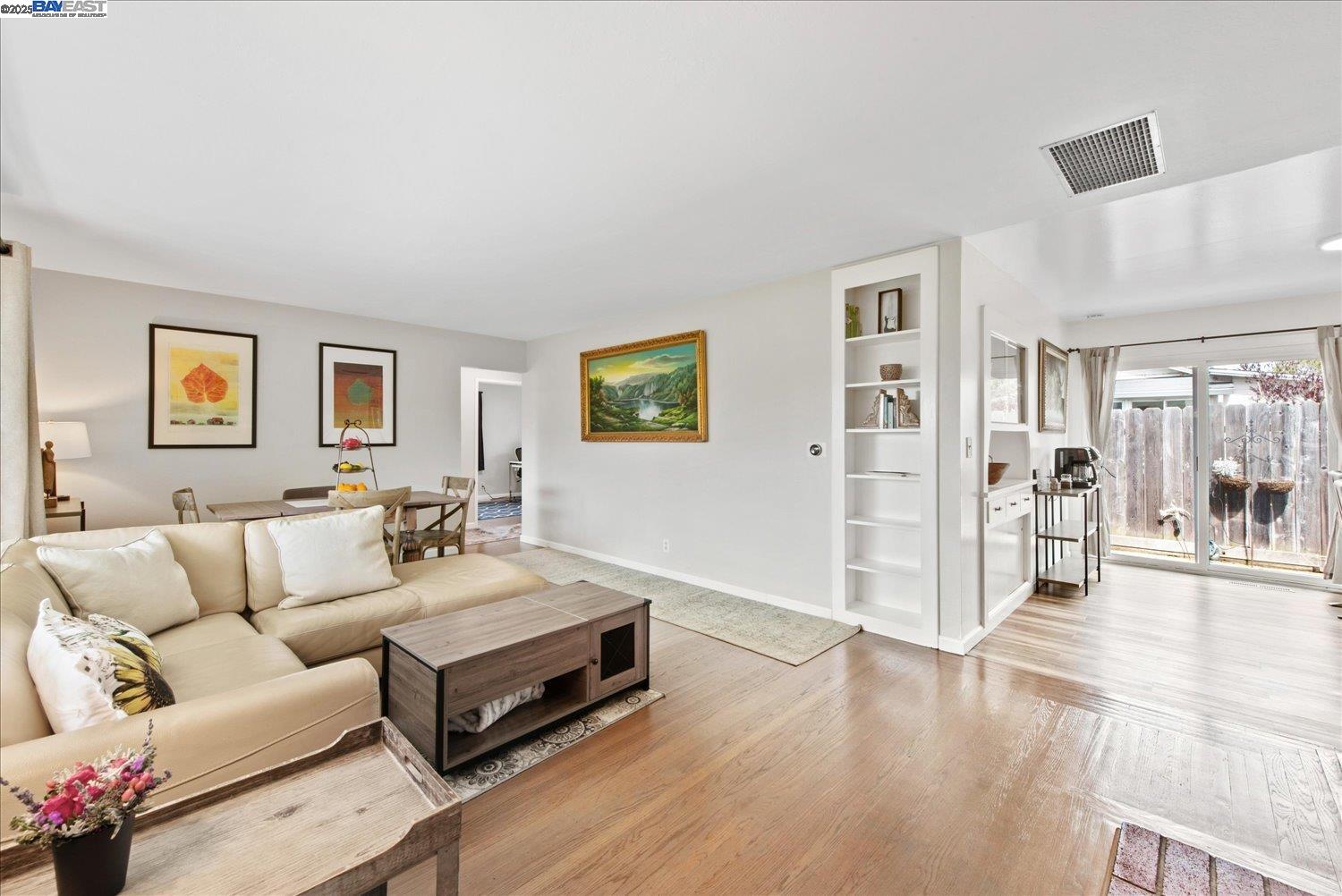 Detail Gallery Image 8 of 37 For 1002 Wyatt Ave, Napa,  CA 94559 - 3 Beds | 2 Baths