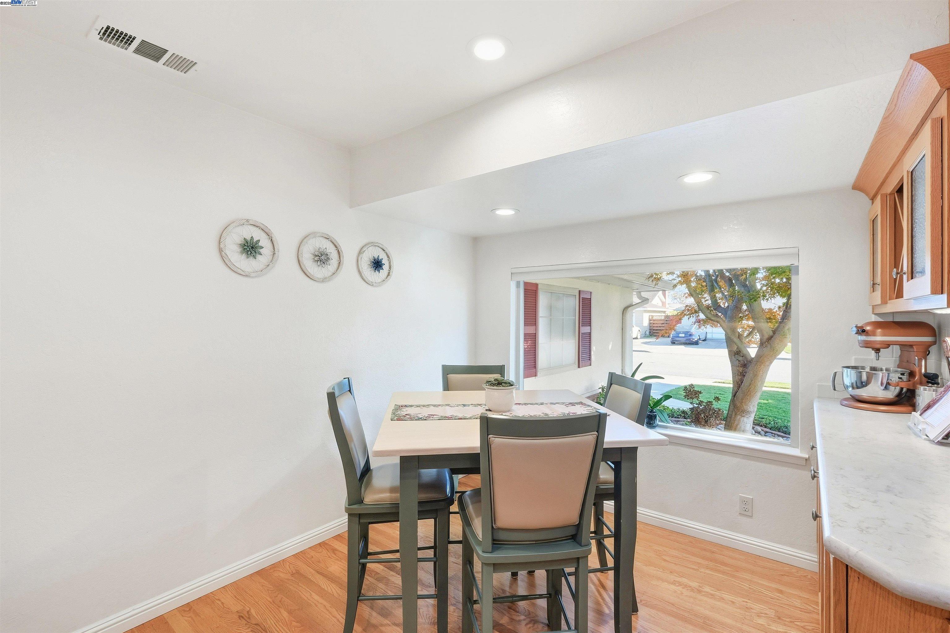 Detail Gallery Image 11 of 36 For 5233 Vernon Ave, Fremont,  CA 94536 - 3 Beds | 2 Baths