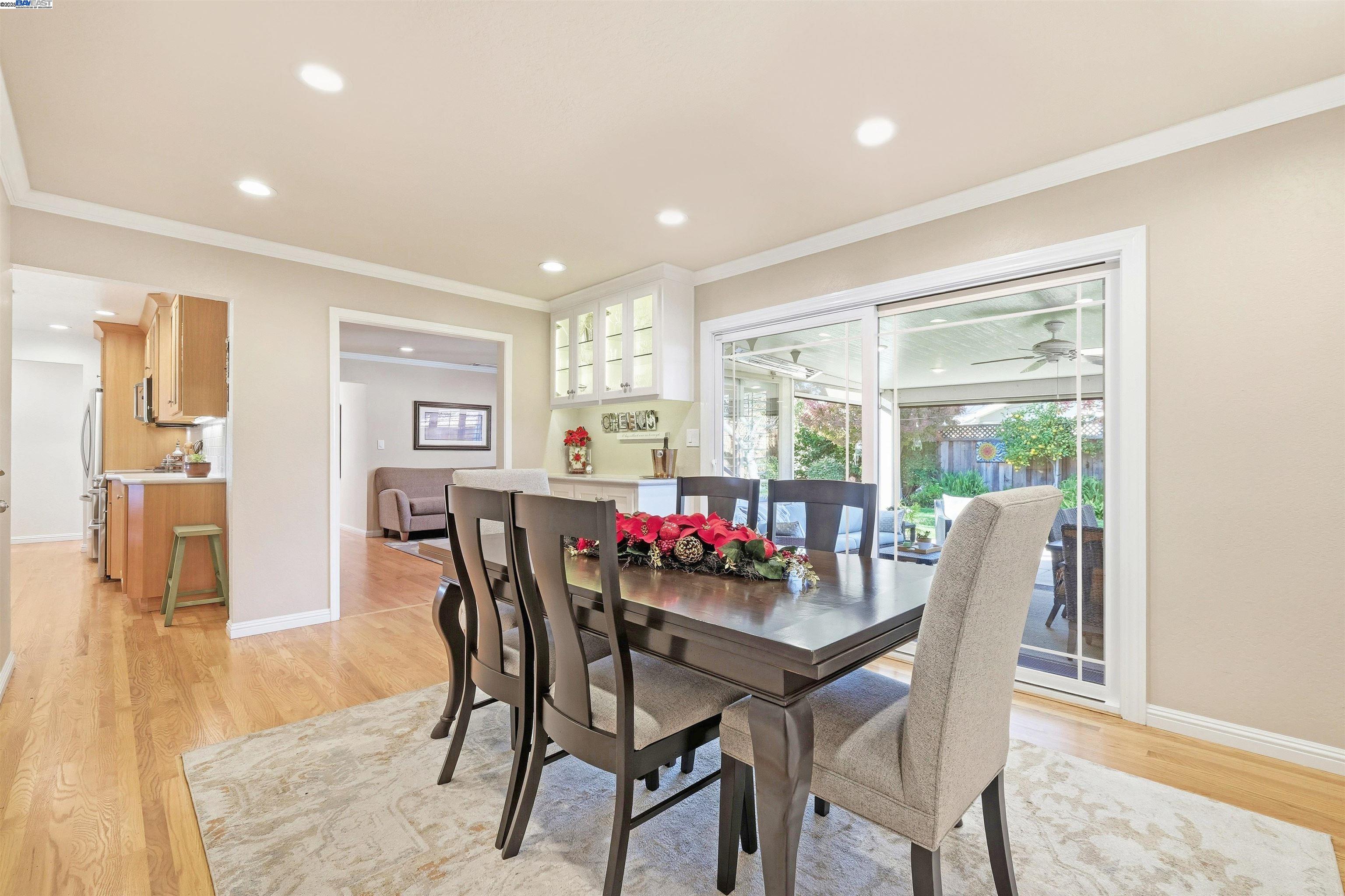 Detail Gallery Image 13 of 36 For 5233 Vernon Ave, Fremont,  CA 94536 - 3 Beds | 2 Baths