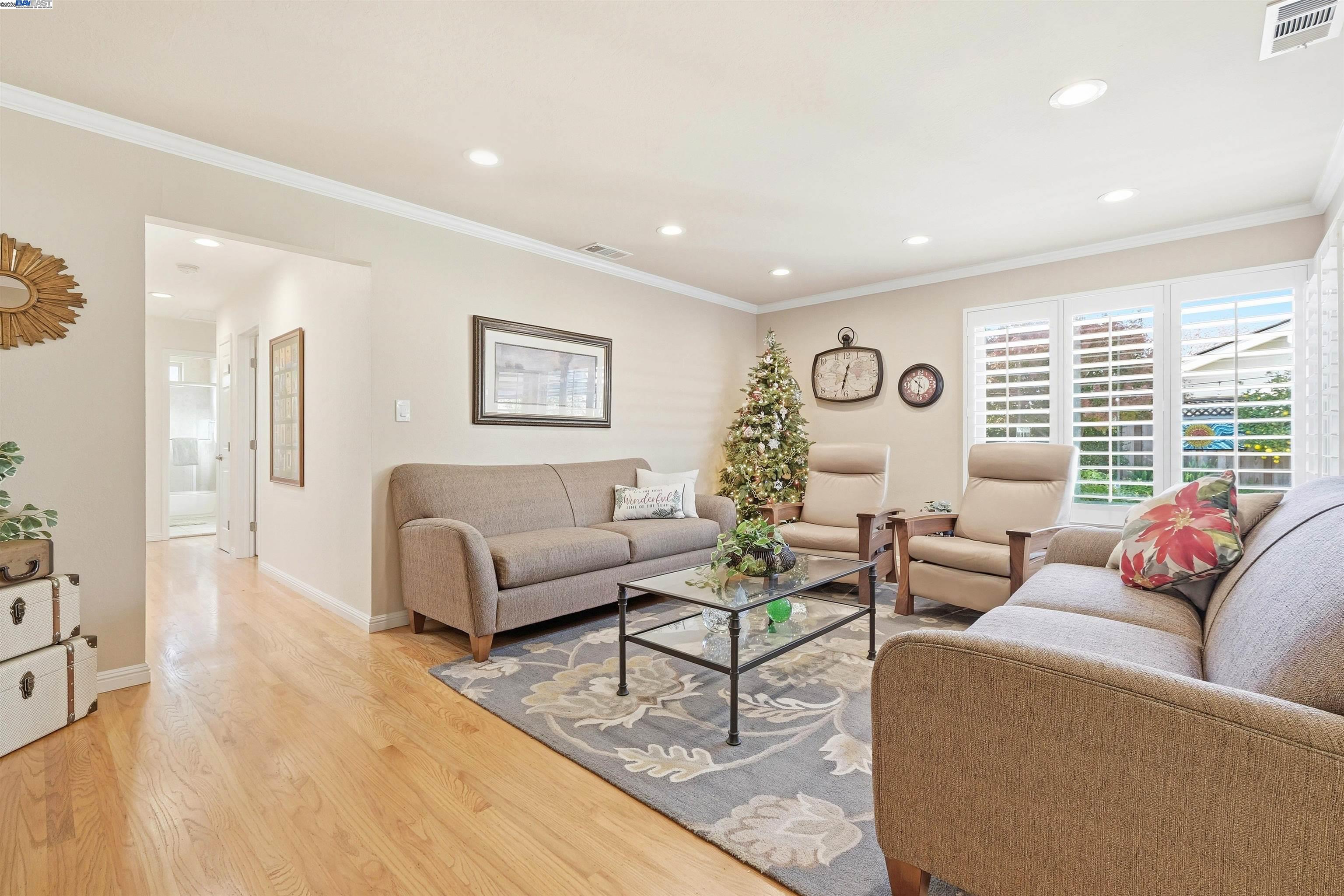 Detail Gallery Image 4 of 36 For 5233 Vernon Ave, Fremont,  CA 94536 - 3 Beds | 2 Baths