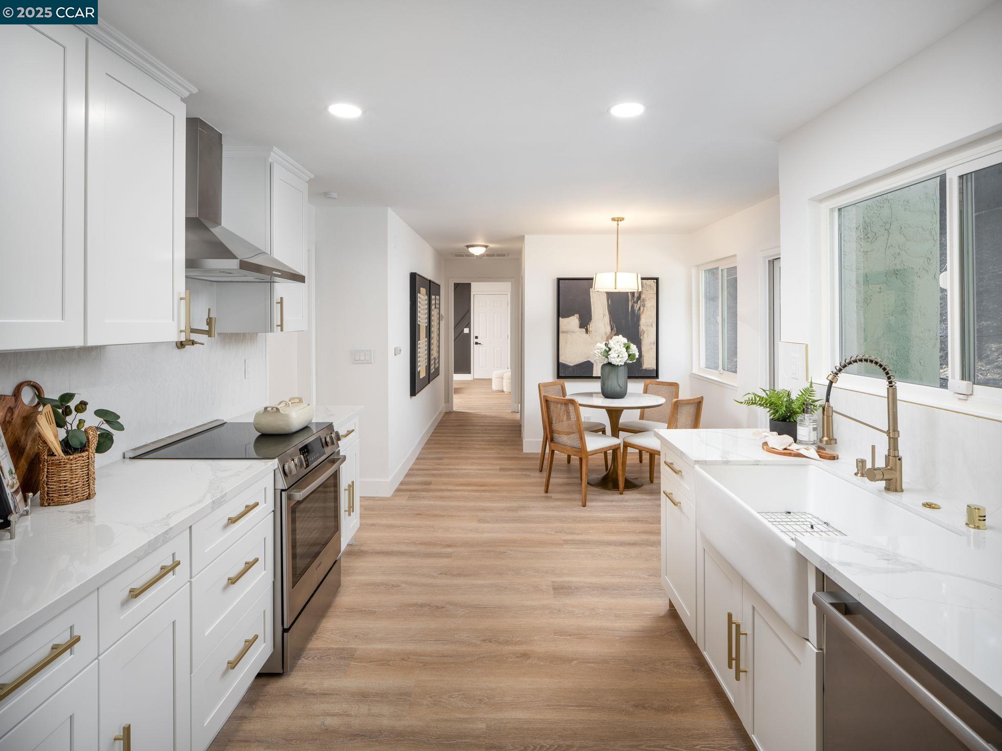 Detail Gallery Image 15 of 60 For 320 Miranda Ln, Alamo,  CA 94507 - 5 Beds | 3 Baths