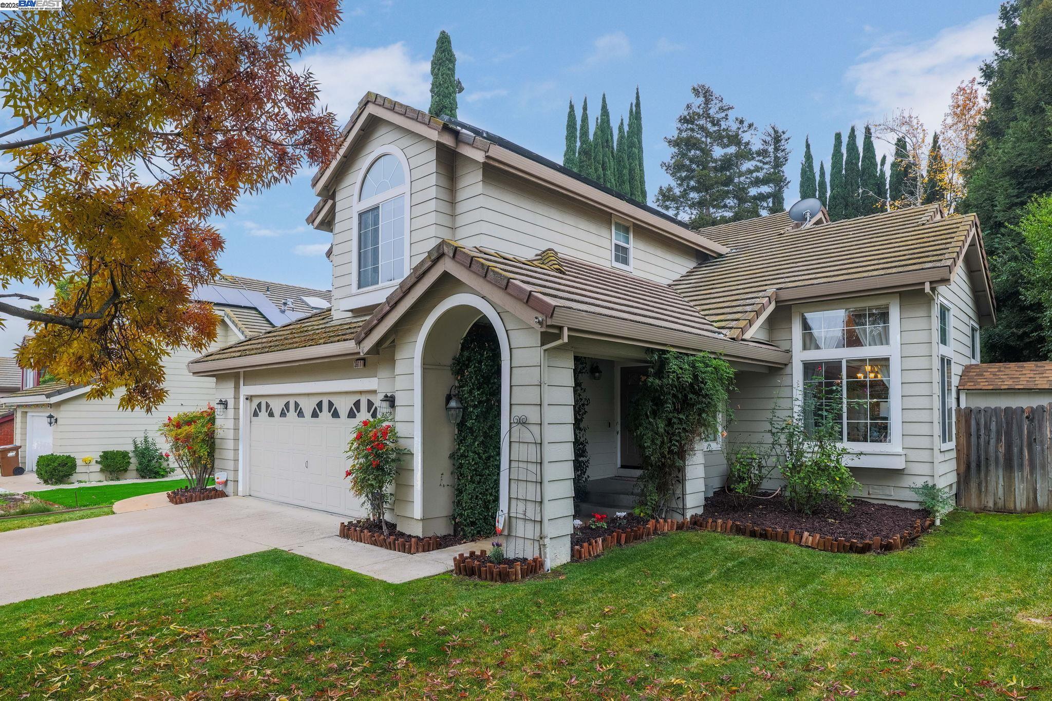 Detail Gallery Image 2 of 29 For 3911 Folsom Dr, Antioch,  CA 94531 - 4 Beds | 2/1 Baths