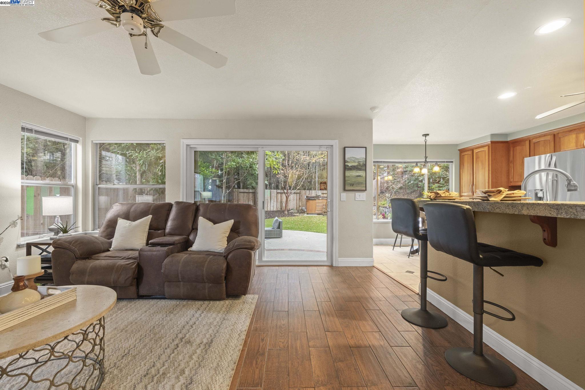 Detail Gallery Image 11 of 29 For 3911 Folsom Dr, Antioch,  CA 94531 - 4 Beds | 2/1 Baths