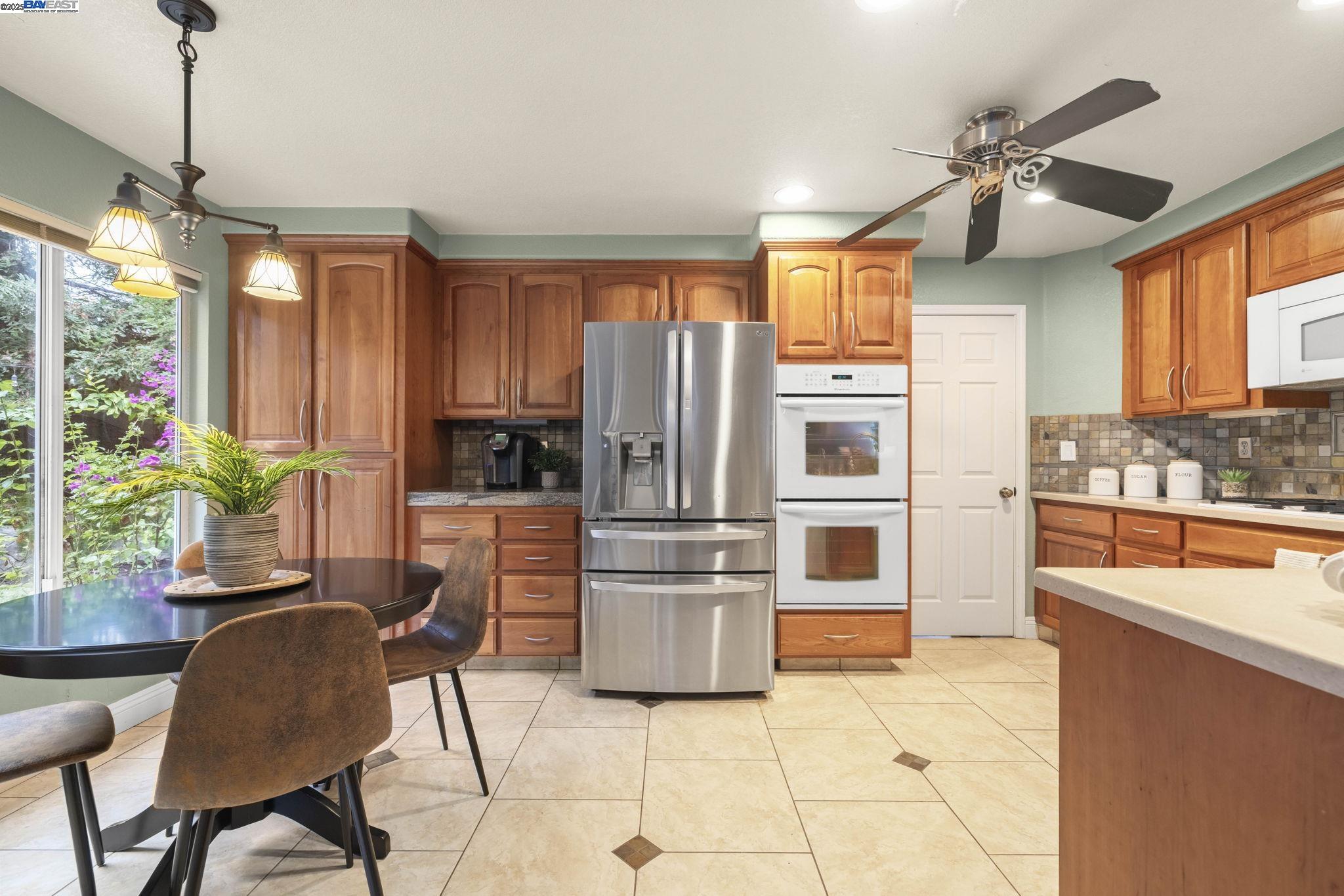 Detail Gallery Image 15 of 29 For 3911 Folsom Dr, Antioch,  CA 94531 - 4 Beds | 2/1 Baths