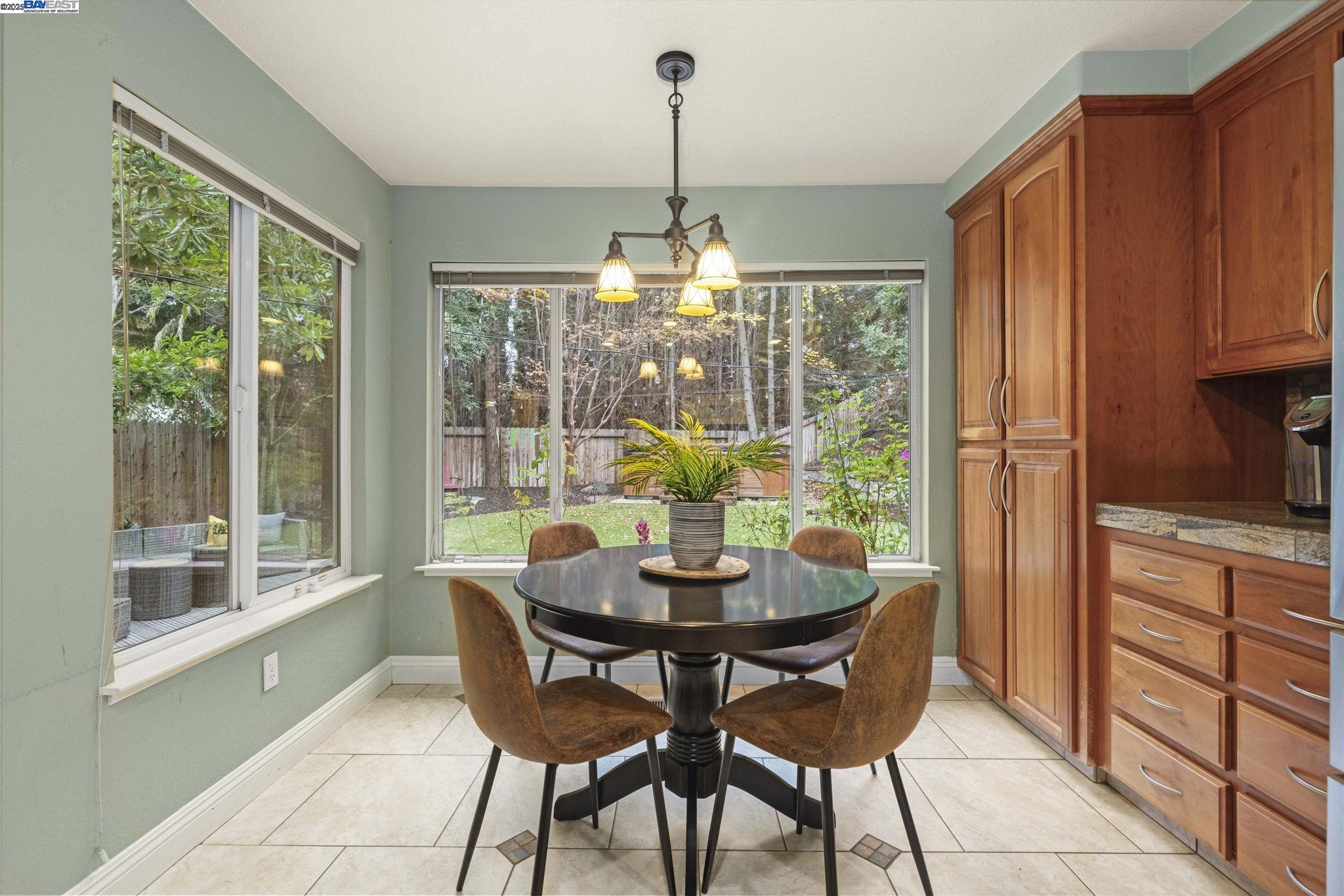 Detail Gallery Image 16 of 29 For 3911 Folsom Dr, Antioch,  CA 94531 - 4 Beds | 2/1 Baths