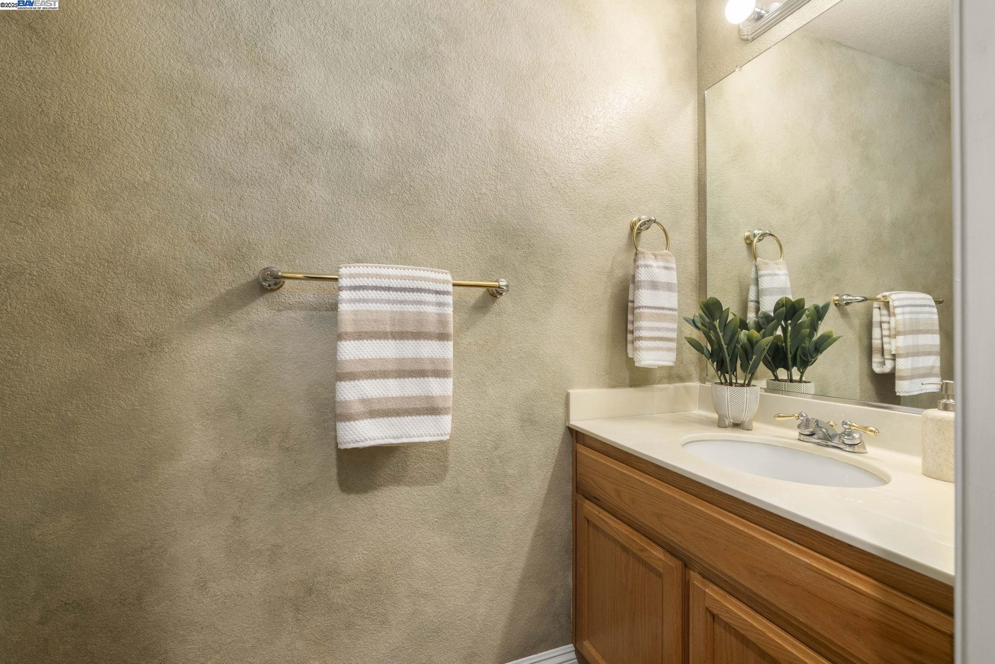 Detail Gallery Image 17 of 29 For 3911 Folsom Dr, Antioch,  CA 94531 - 4 Beds | 2/1 Baths