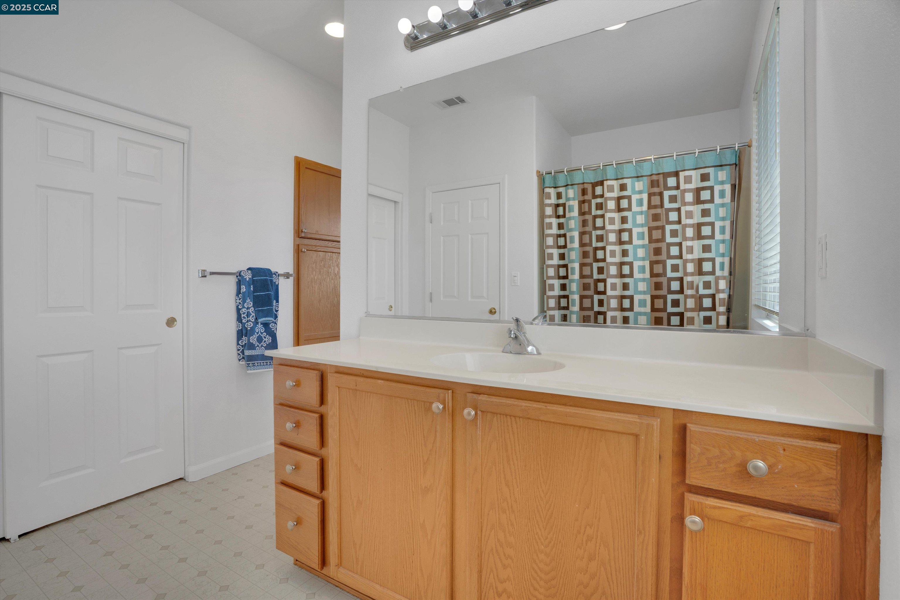 Detail Gallery Image 17 of 39 For 277 Kapalua Bay Cir, Pittsburg,  CA 94565 - 3 Beds | 2/1 Baths